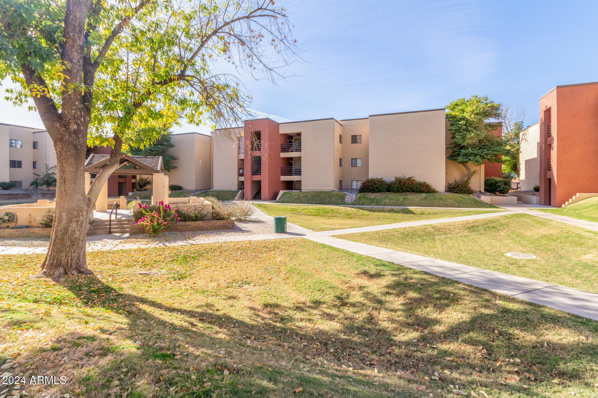 1340 N RECKER Road # 214