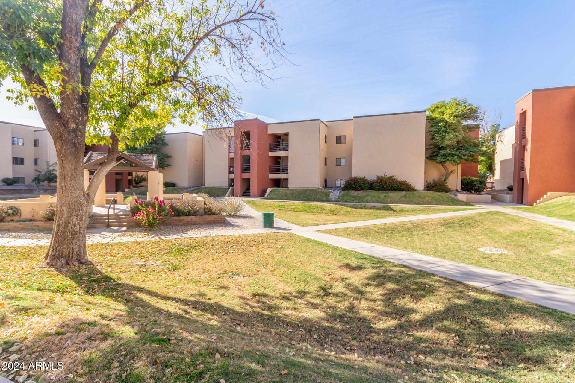 1340 N RECKER Road # 214