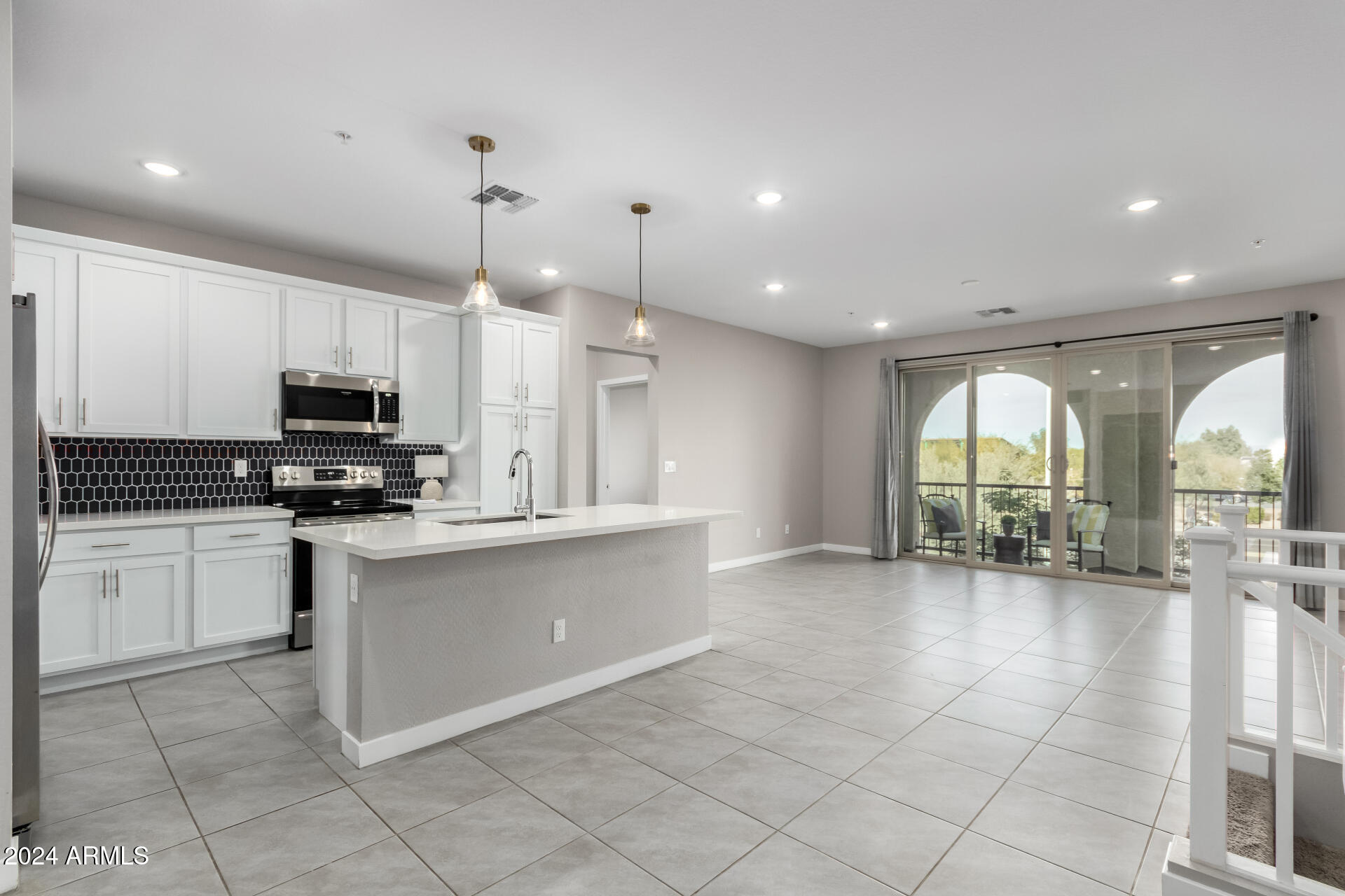 155 N LAKEVIEW Boulevard # 209