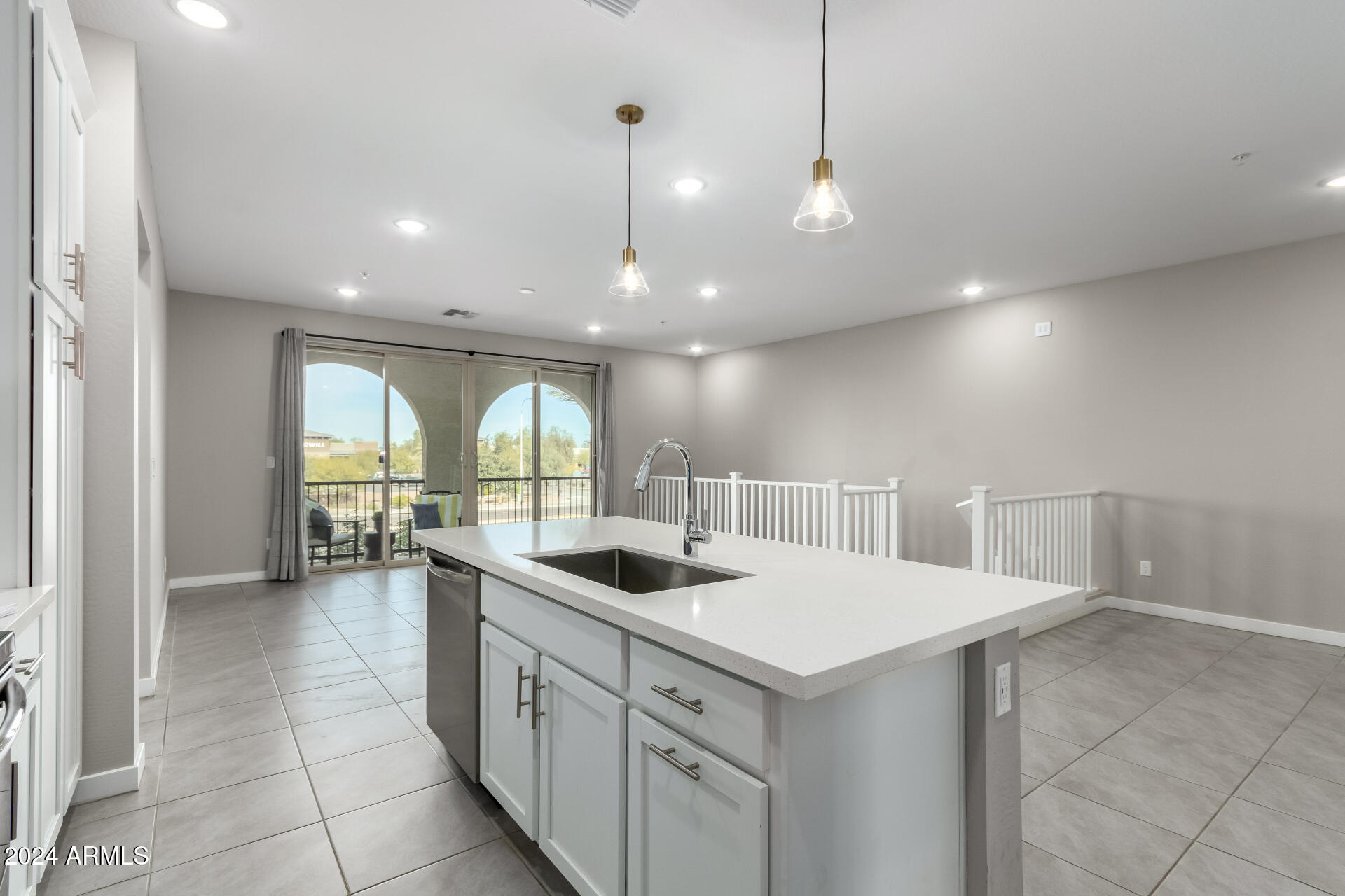 155 N LAKEVIEW Boulevard # 209