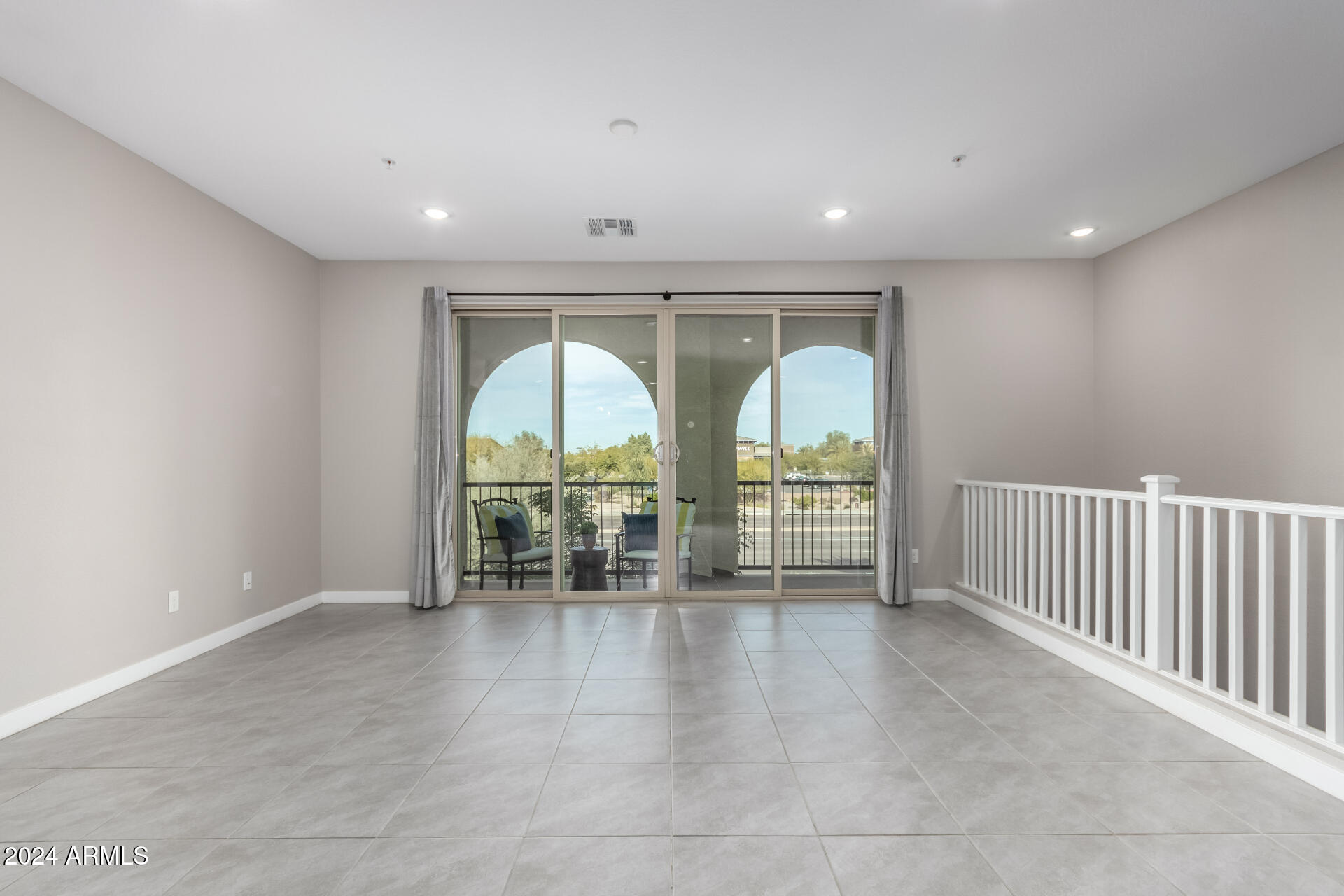 155 N LAKEVIEW Boulevard # 209