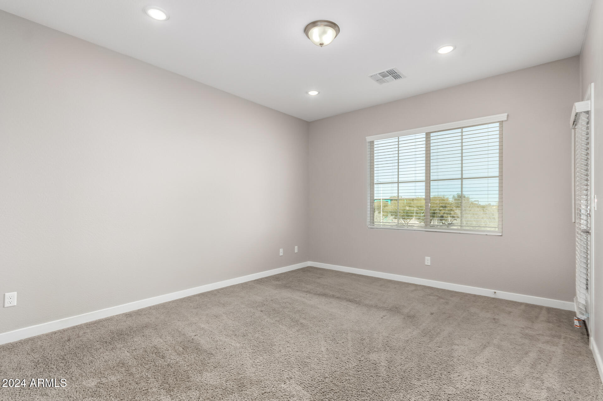 155 N LAKEVIEW Boulevard # 209