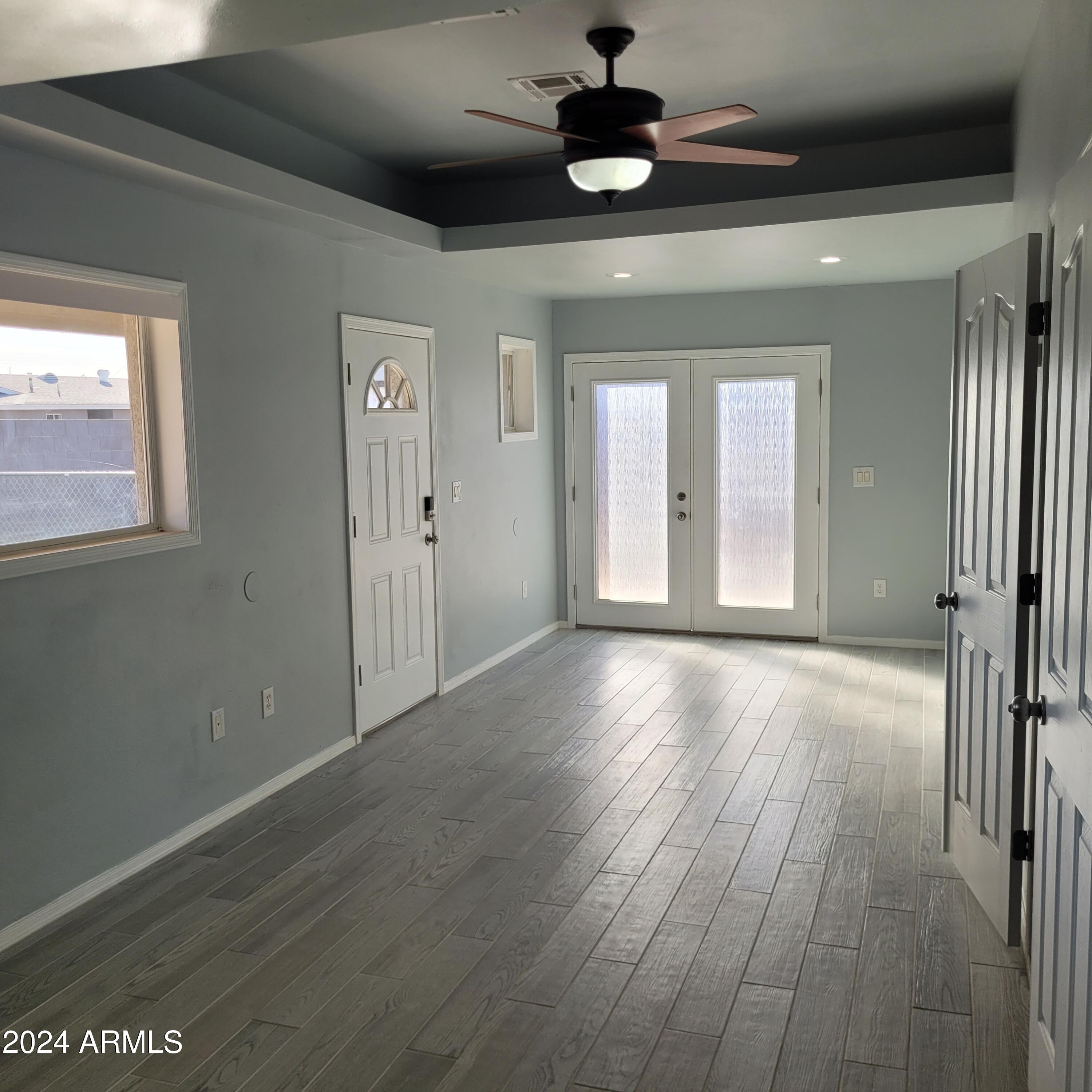 9047 E CRESCENT Avenue