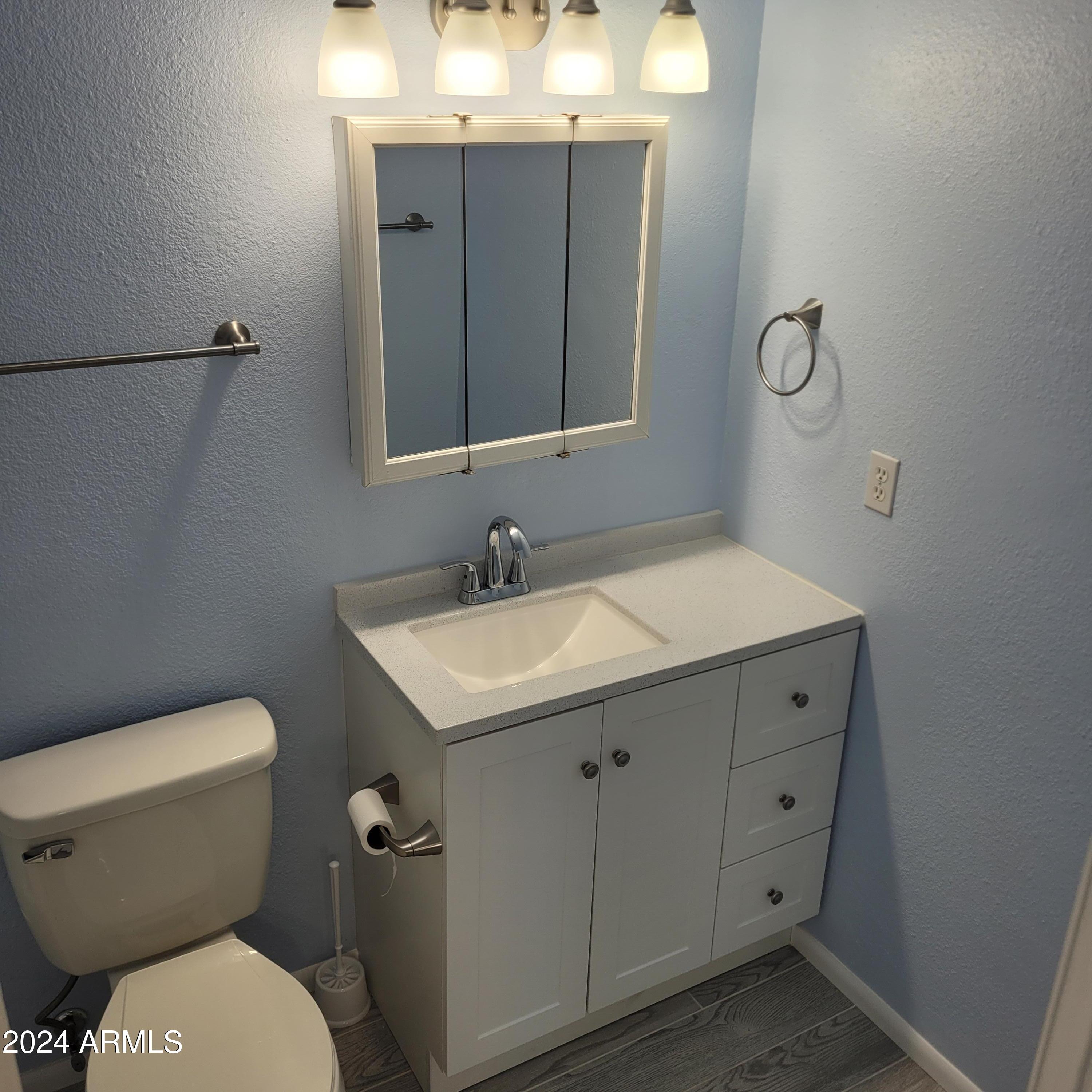 9047 E CRESCENT Avenue