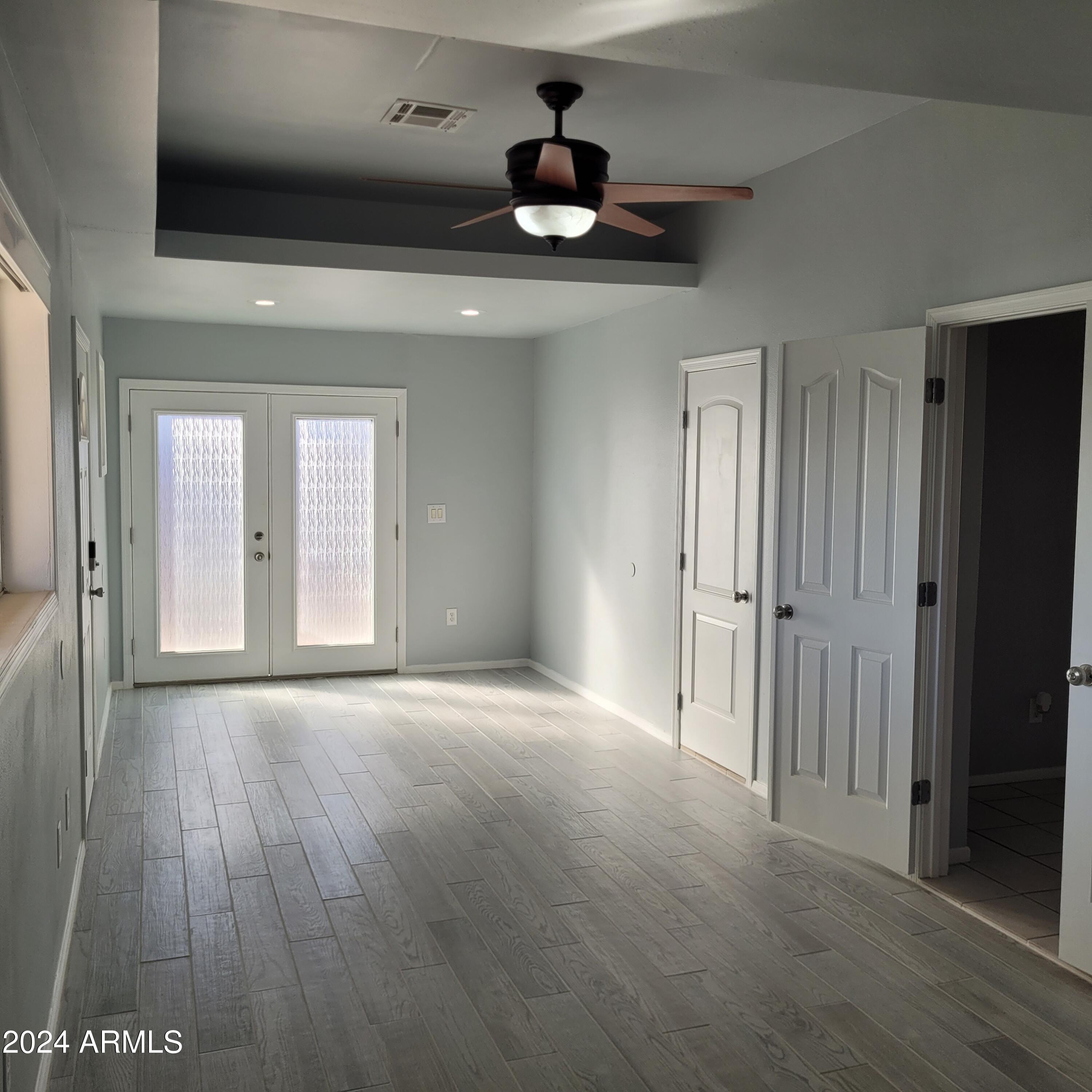 9047 E CRESCENT Avenue