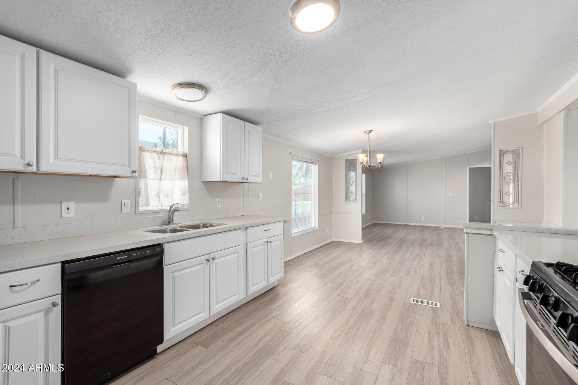 602 W SAGUARO Street