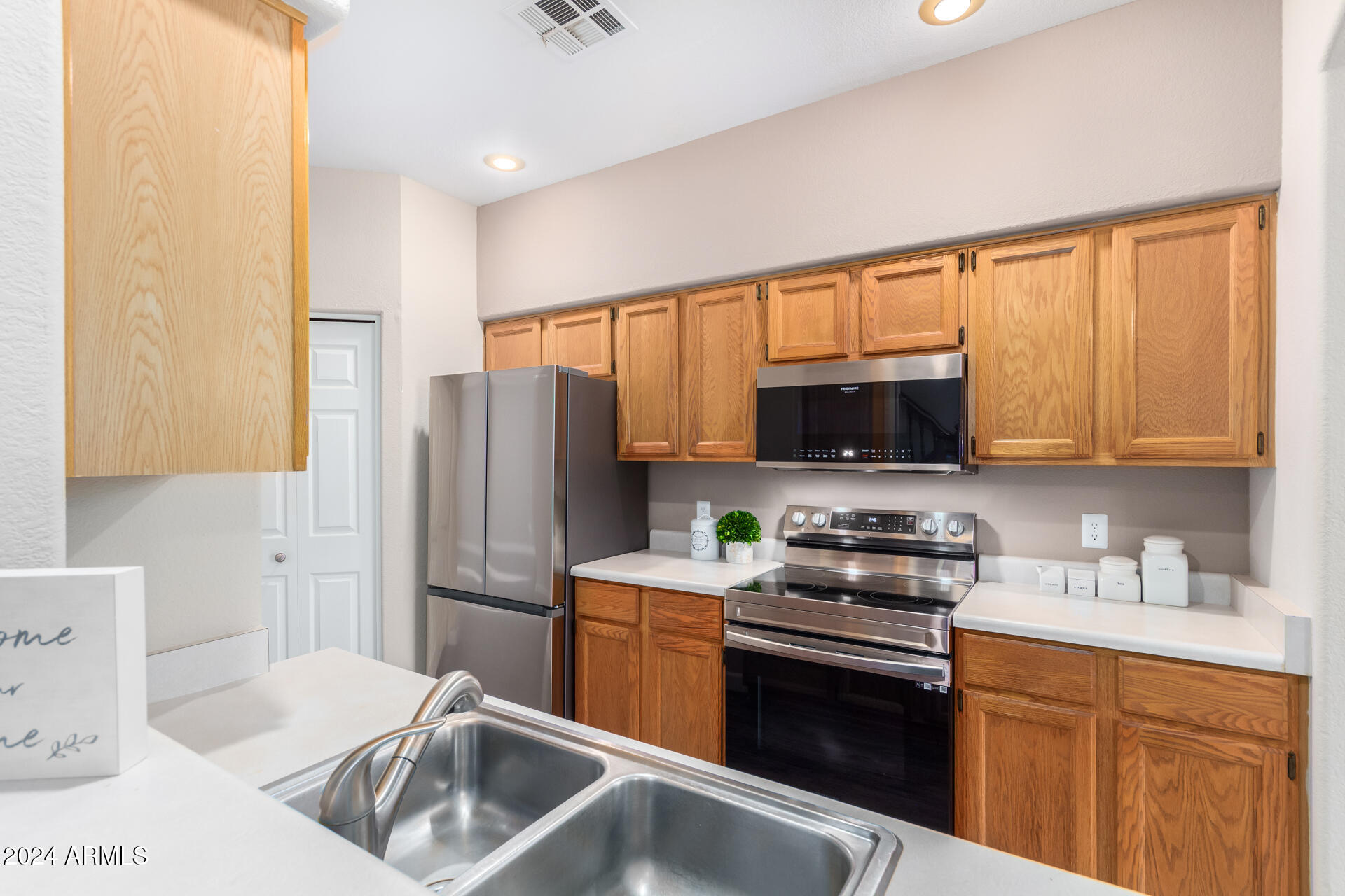 500 N ROOSEVELT Avenue # 50