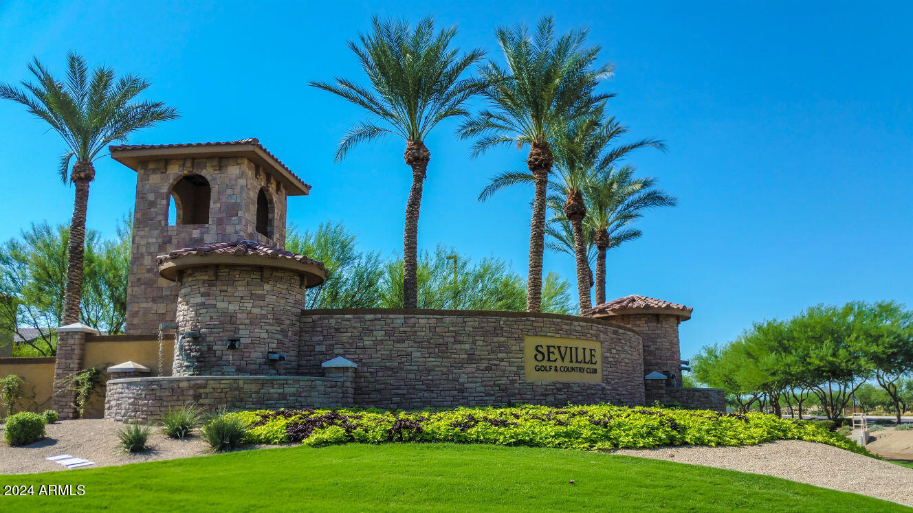 2890 E FANDANGO Drive