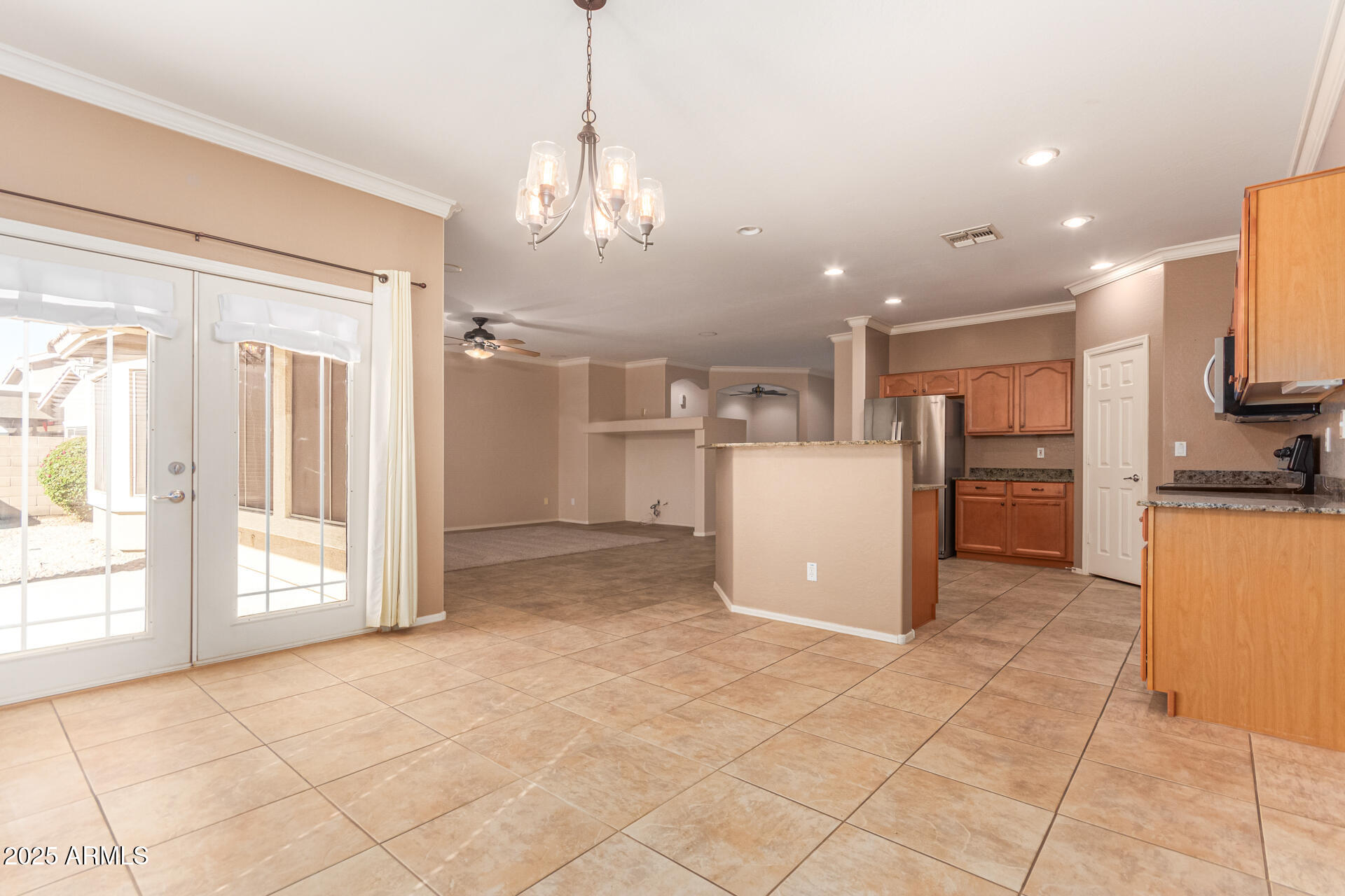 3413 E ROADRUNNER Drive