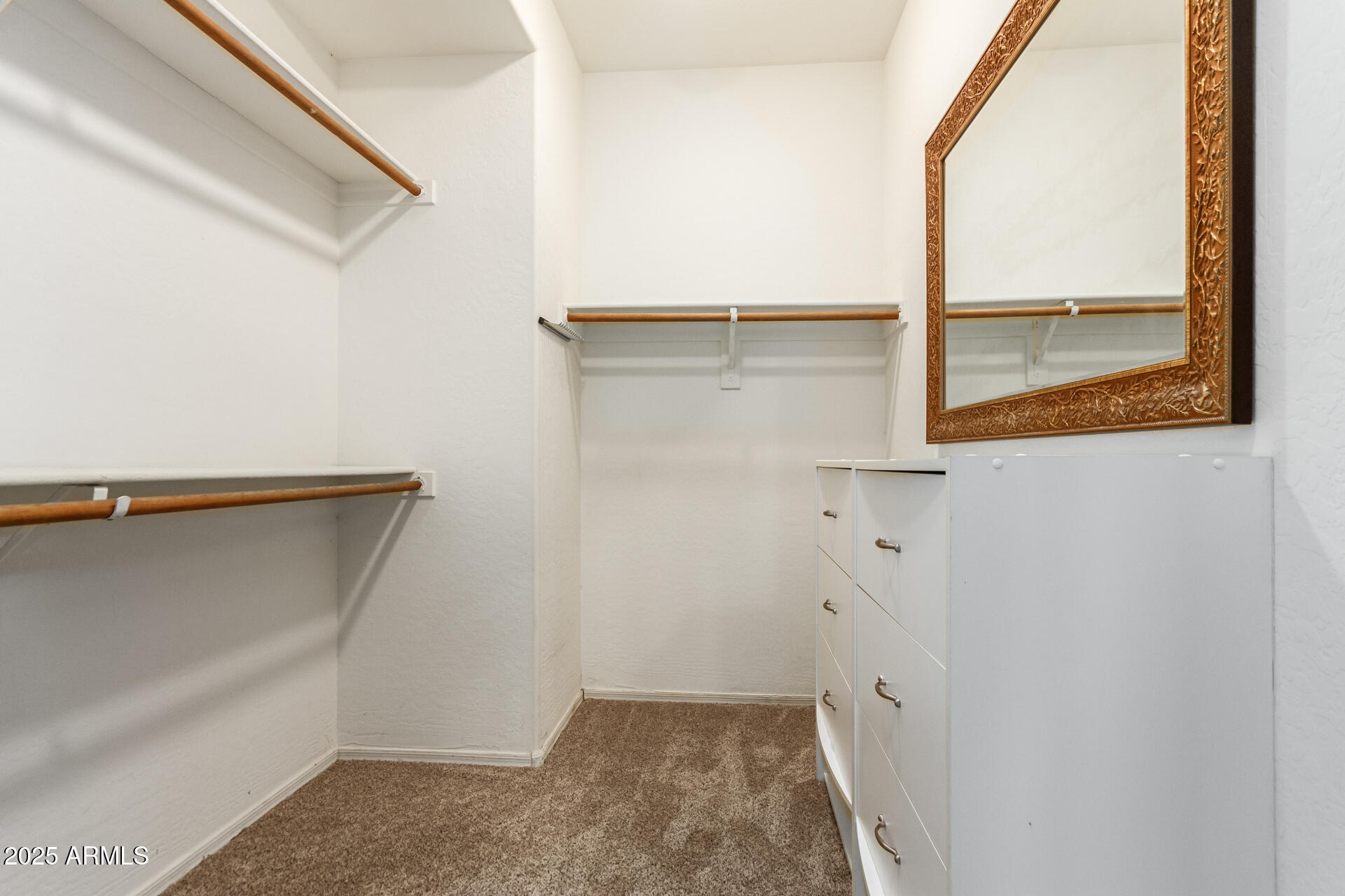 3413 E ROADRUNNER Drive