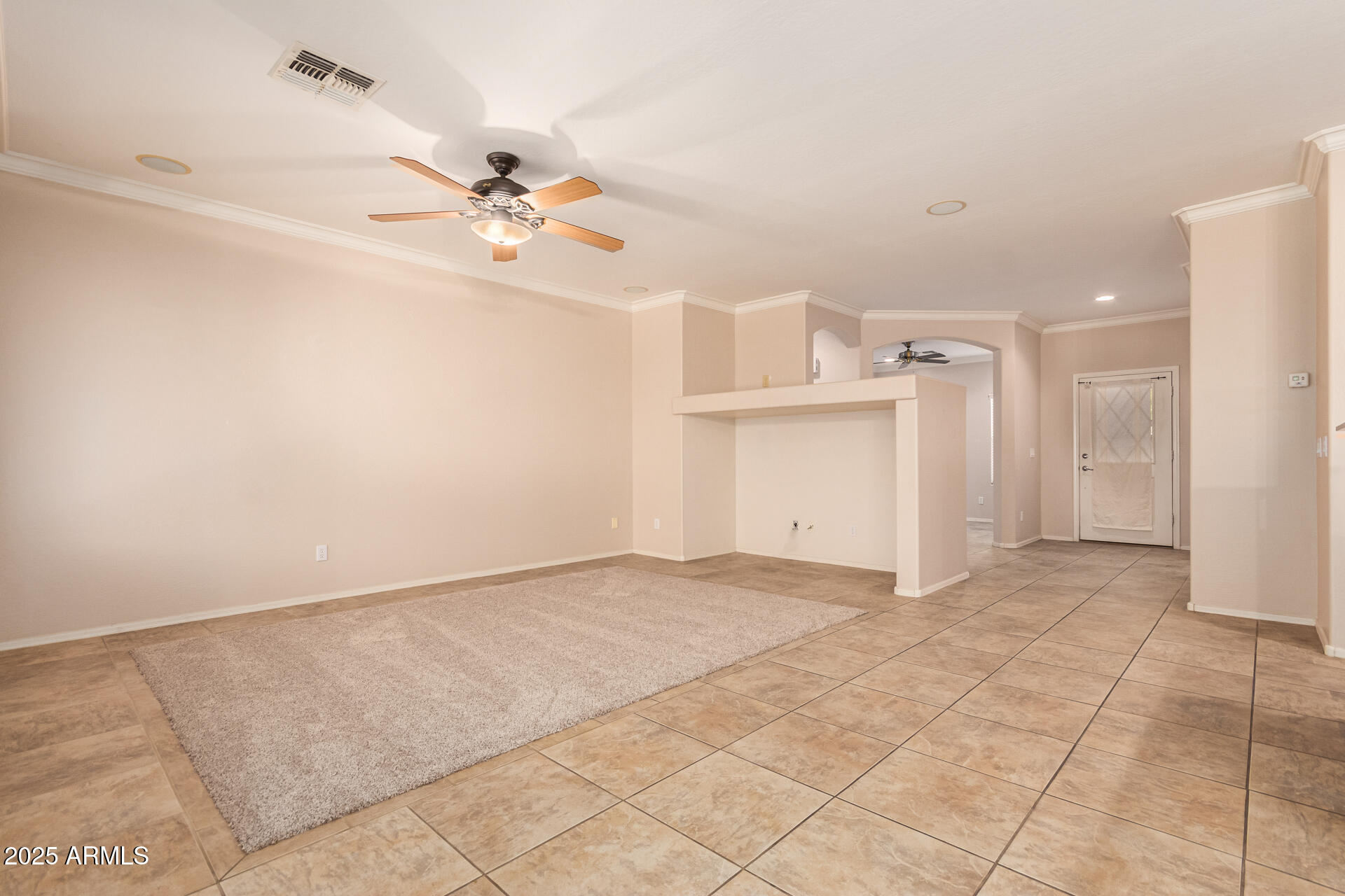 3413 E ROADRUNNER Drive