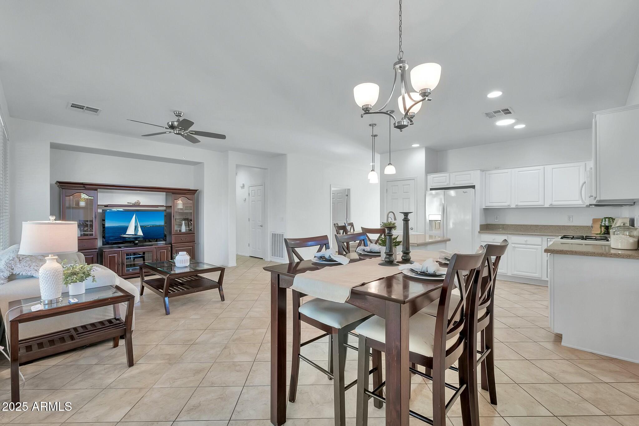 4118 E NARROWLEAF Drive