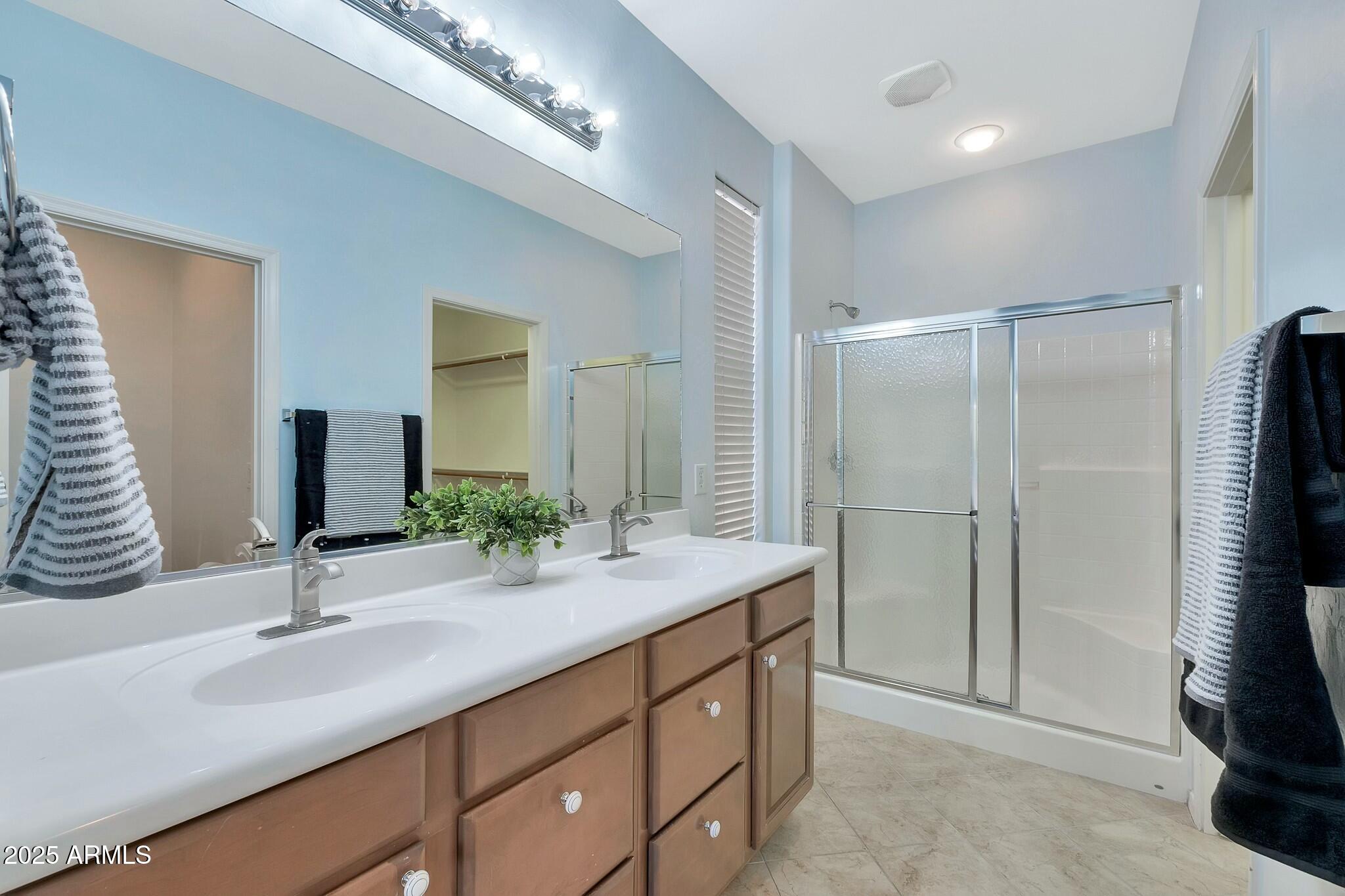 4118 E NARROWLEAF Drive