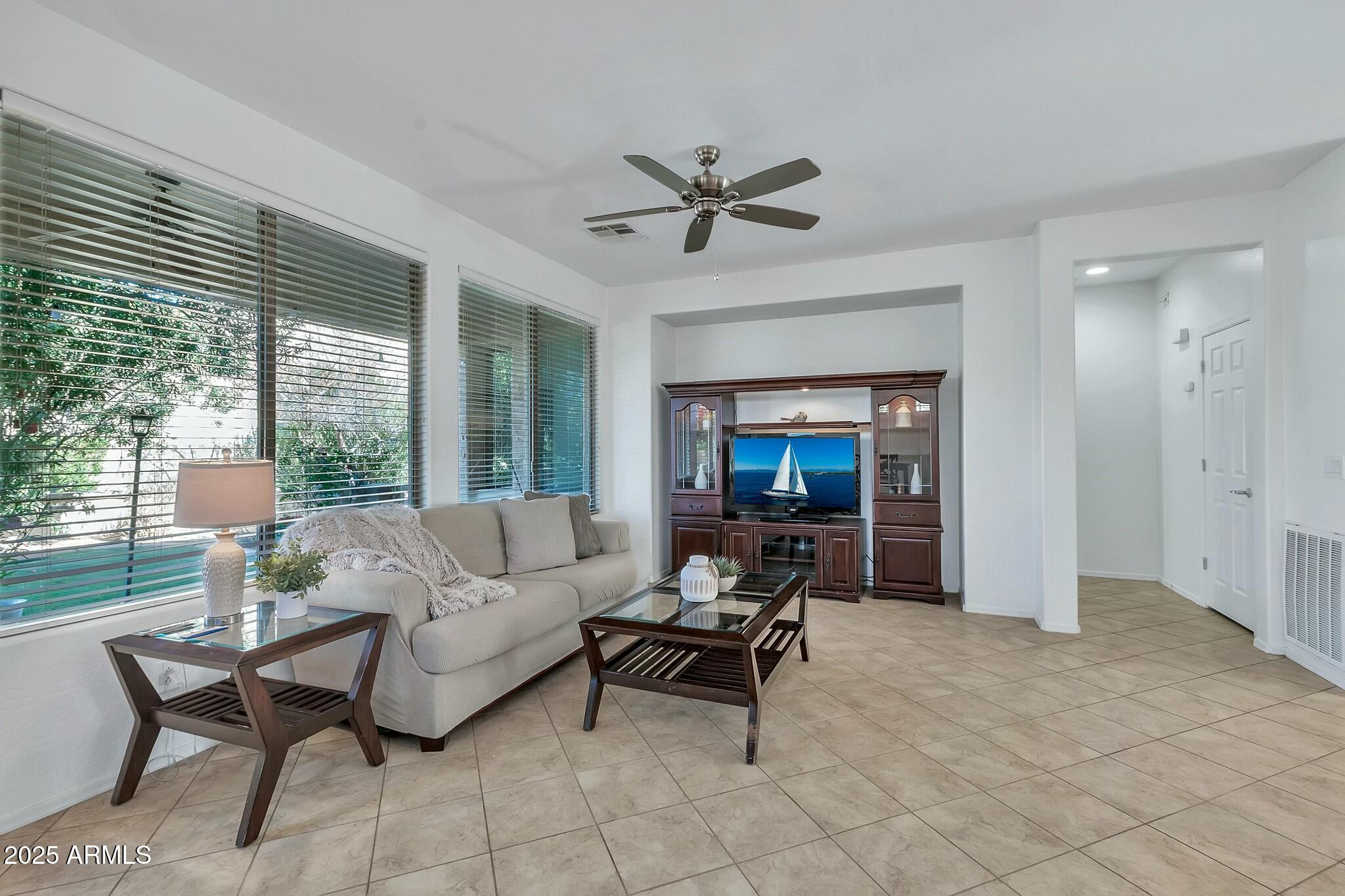 4118 E NARROWLEAF Drive