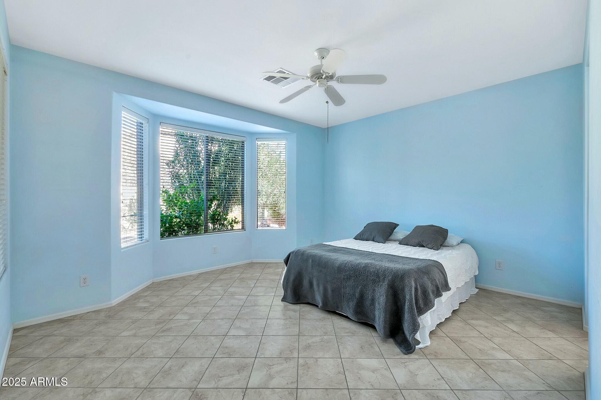 4118 E NARROWLEAF Drive