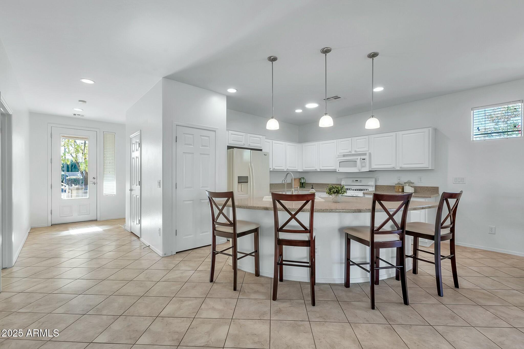 4118 E NARROWLEAF Drive