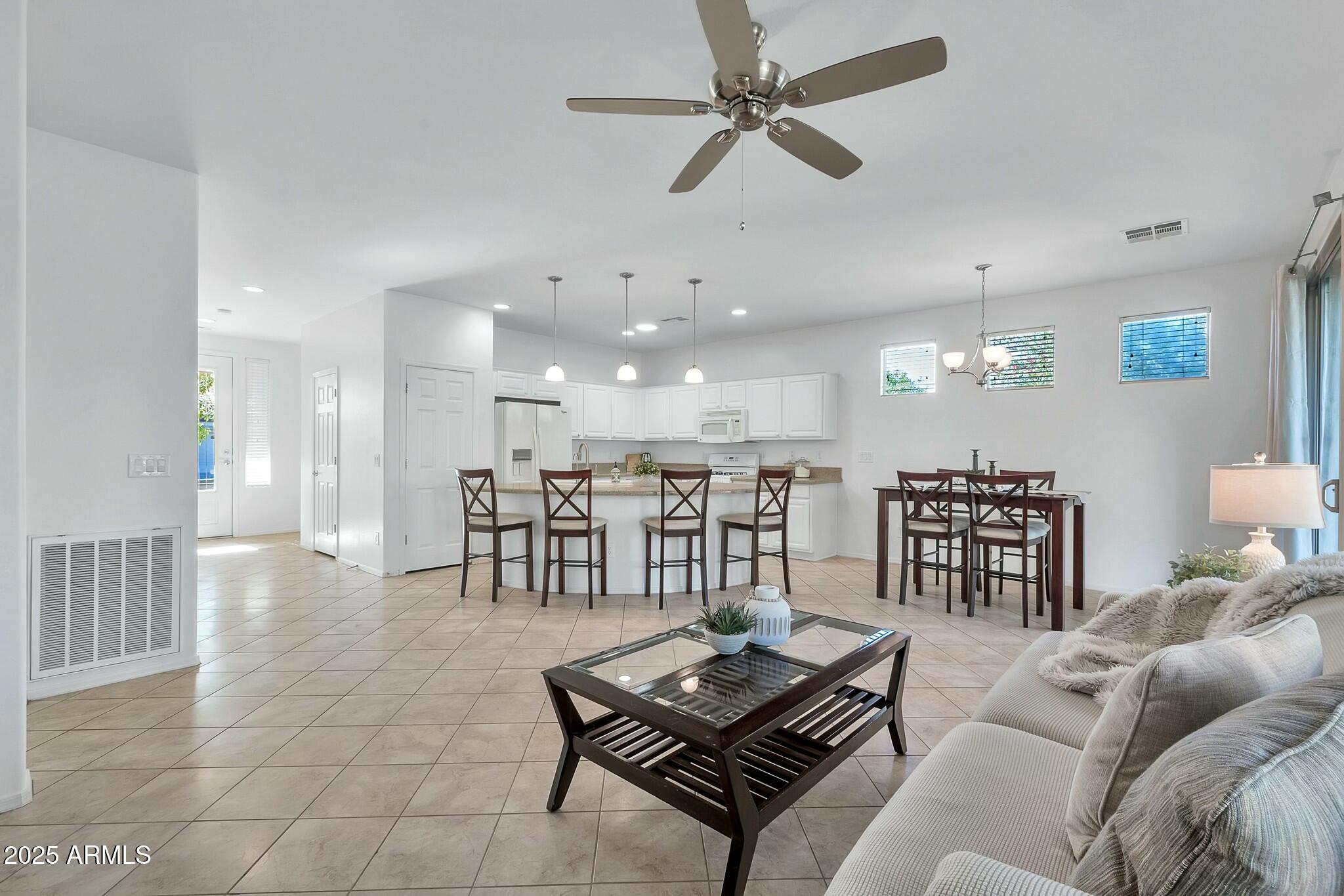 4118 E NARROWLEAF Drive