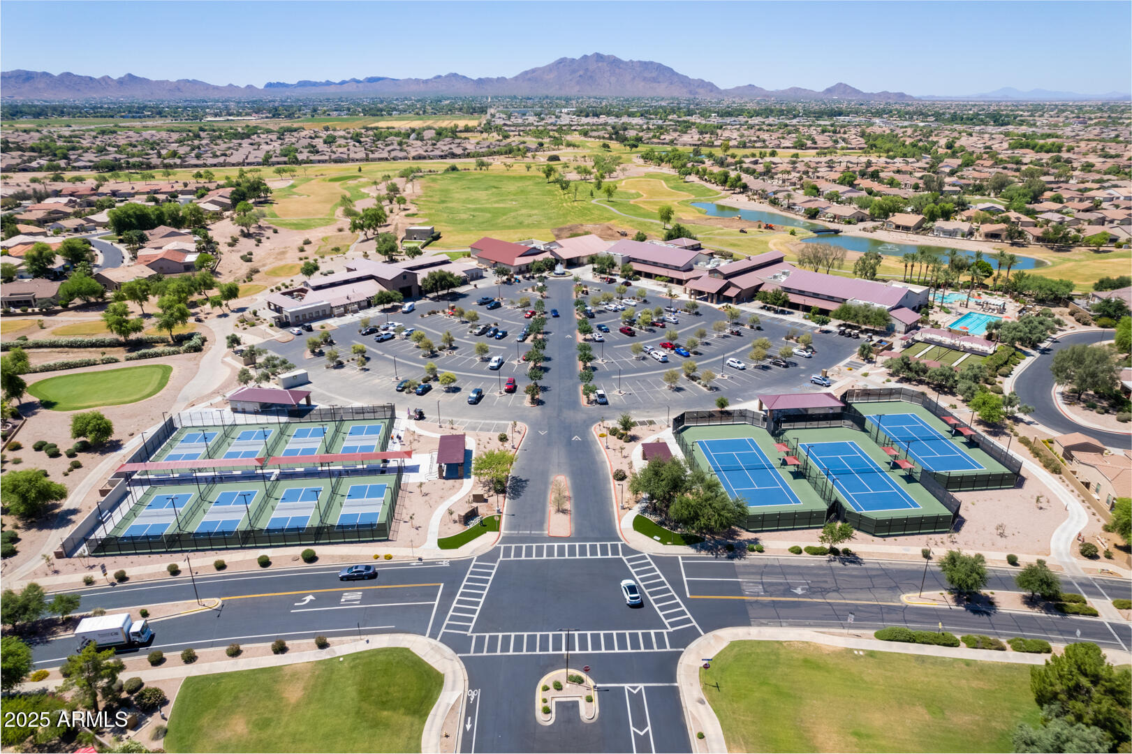 4118 E NARROWLEAF Drive