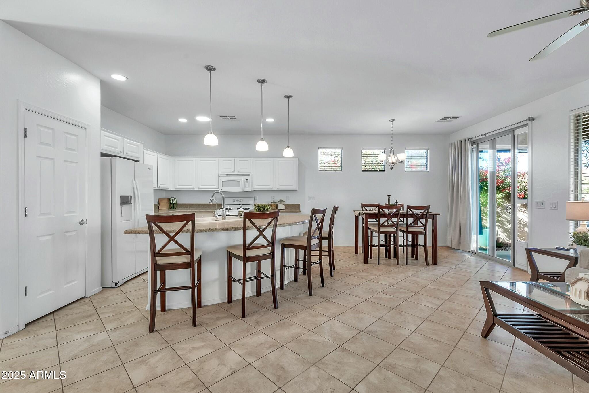 4118 E NARROWLEAF Drive