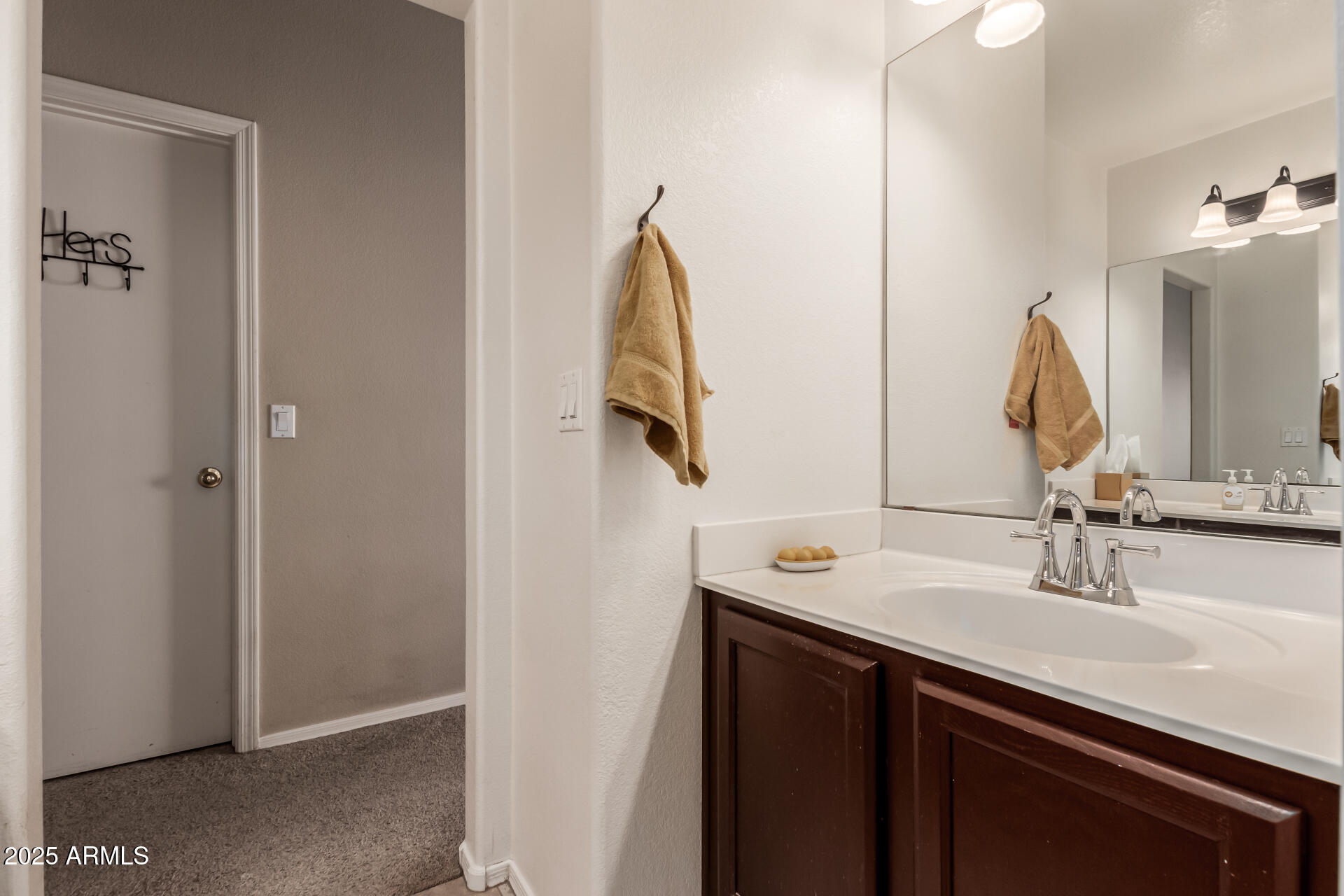 4752 E LAVENDER Lane