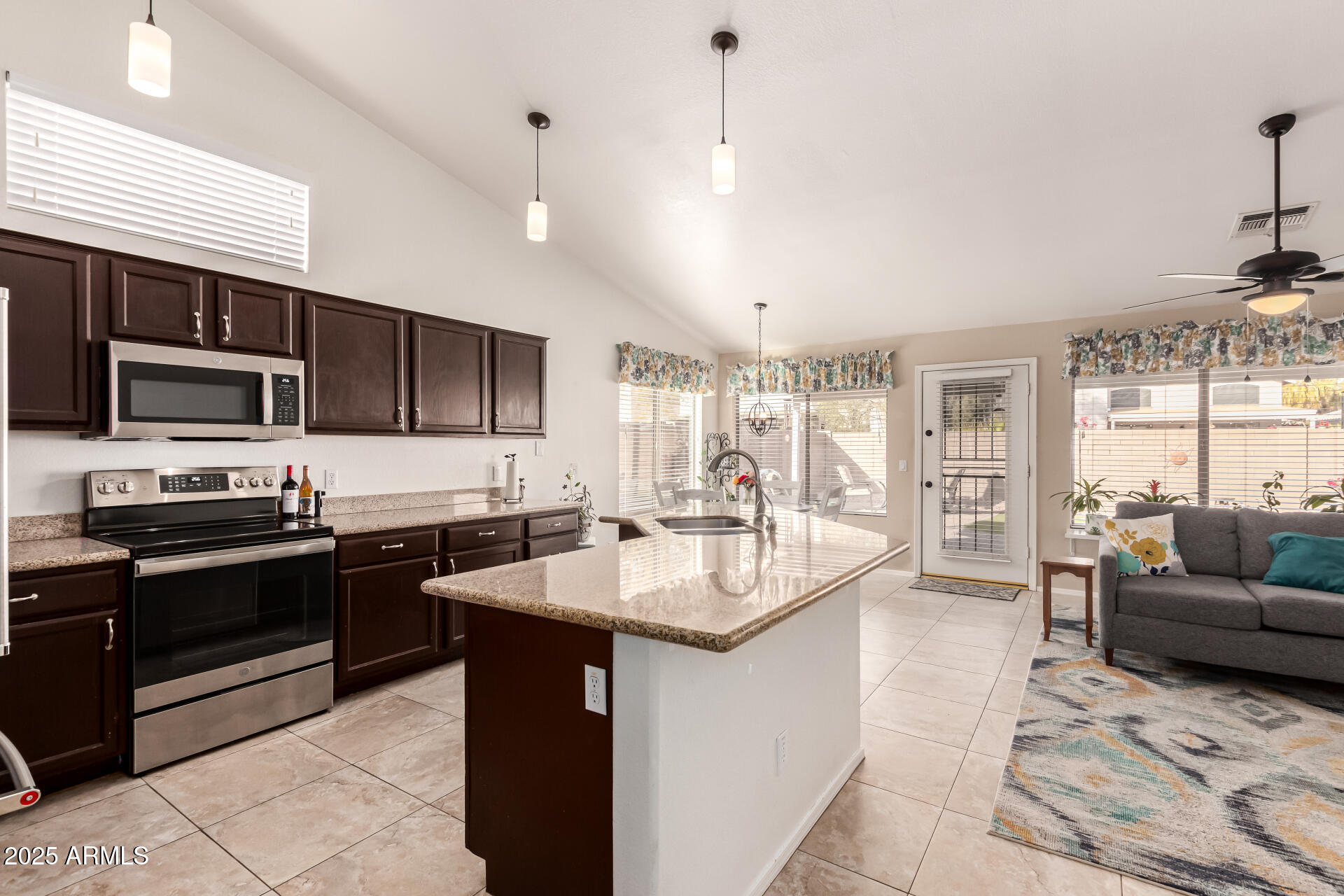 4752 E LAVENDER Lane