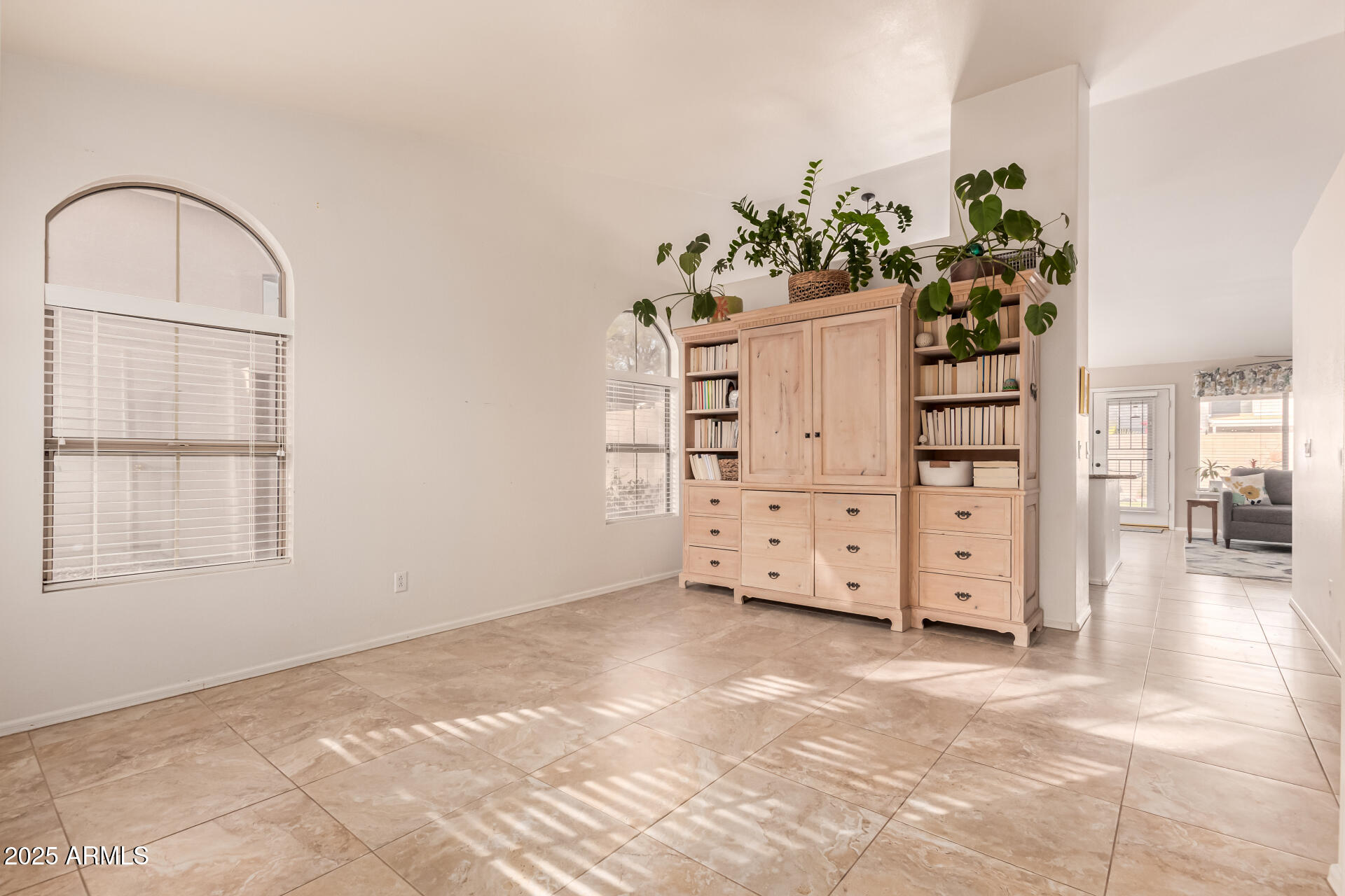 4752 E LAVENDER Lane