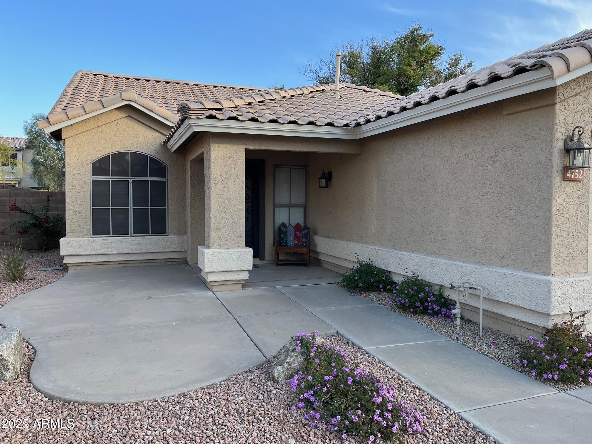 4752 E LAVENDER Lane