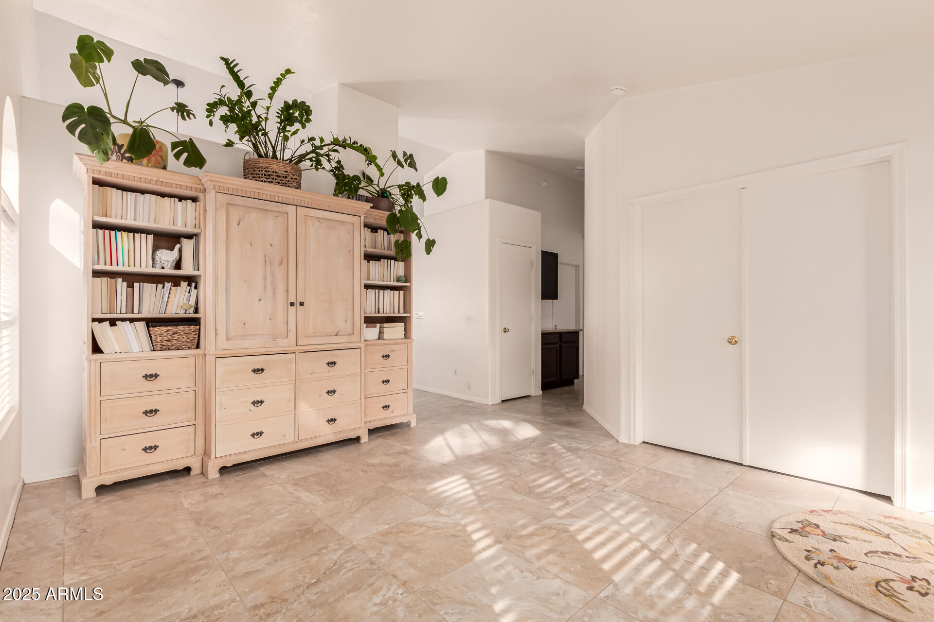 4752 E LAVENDER Lane