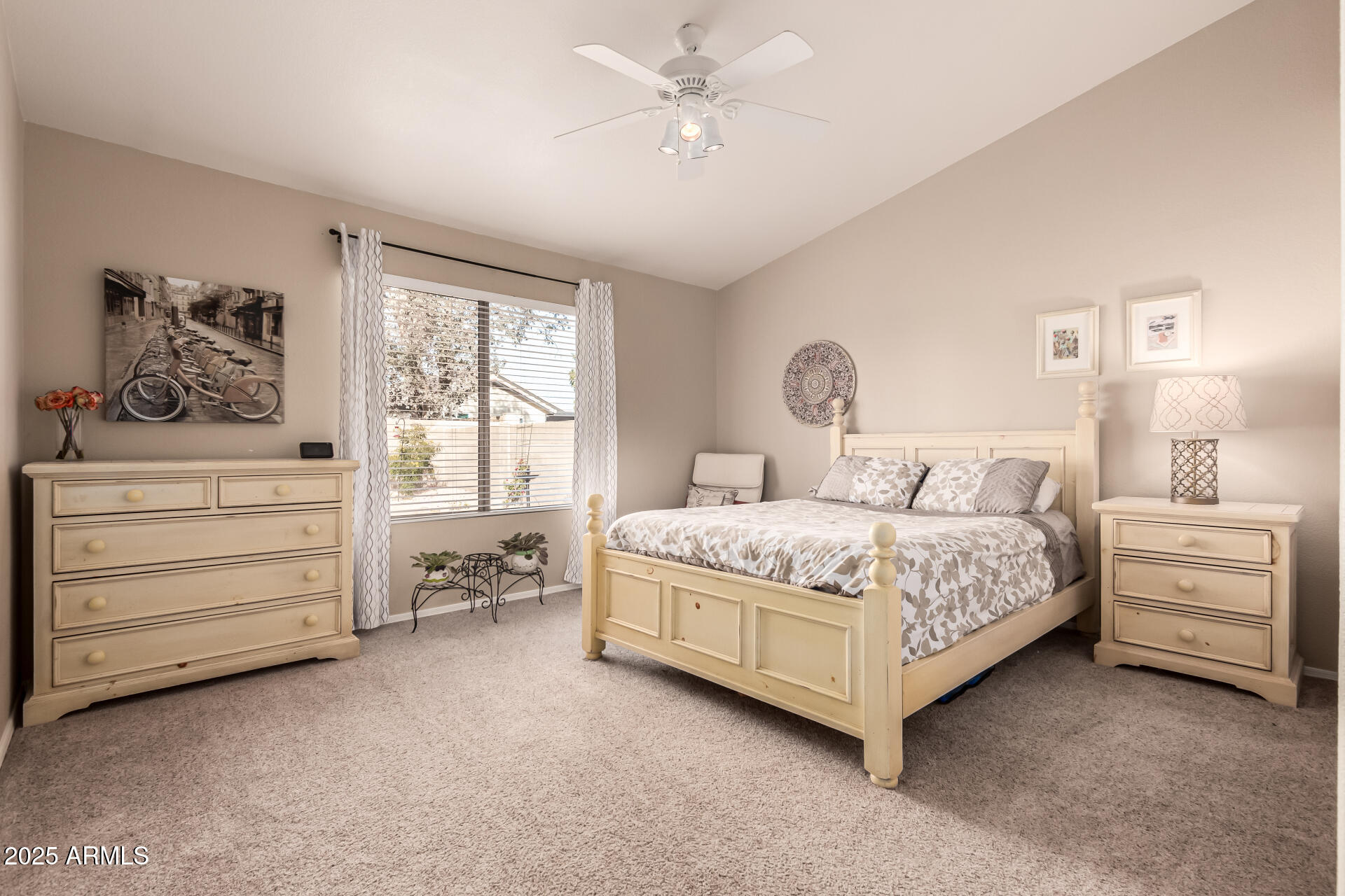 4752 E LAVENDER Lane