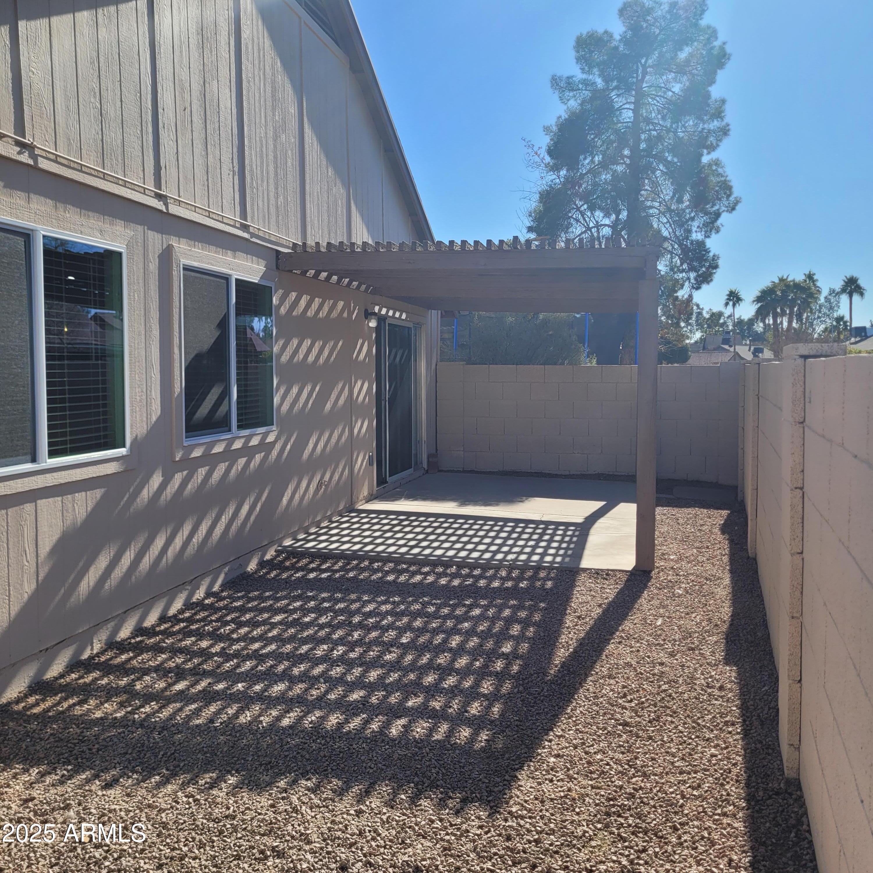 1622 N COMANCHE Drive