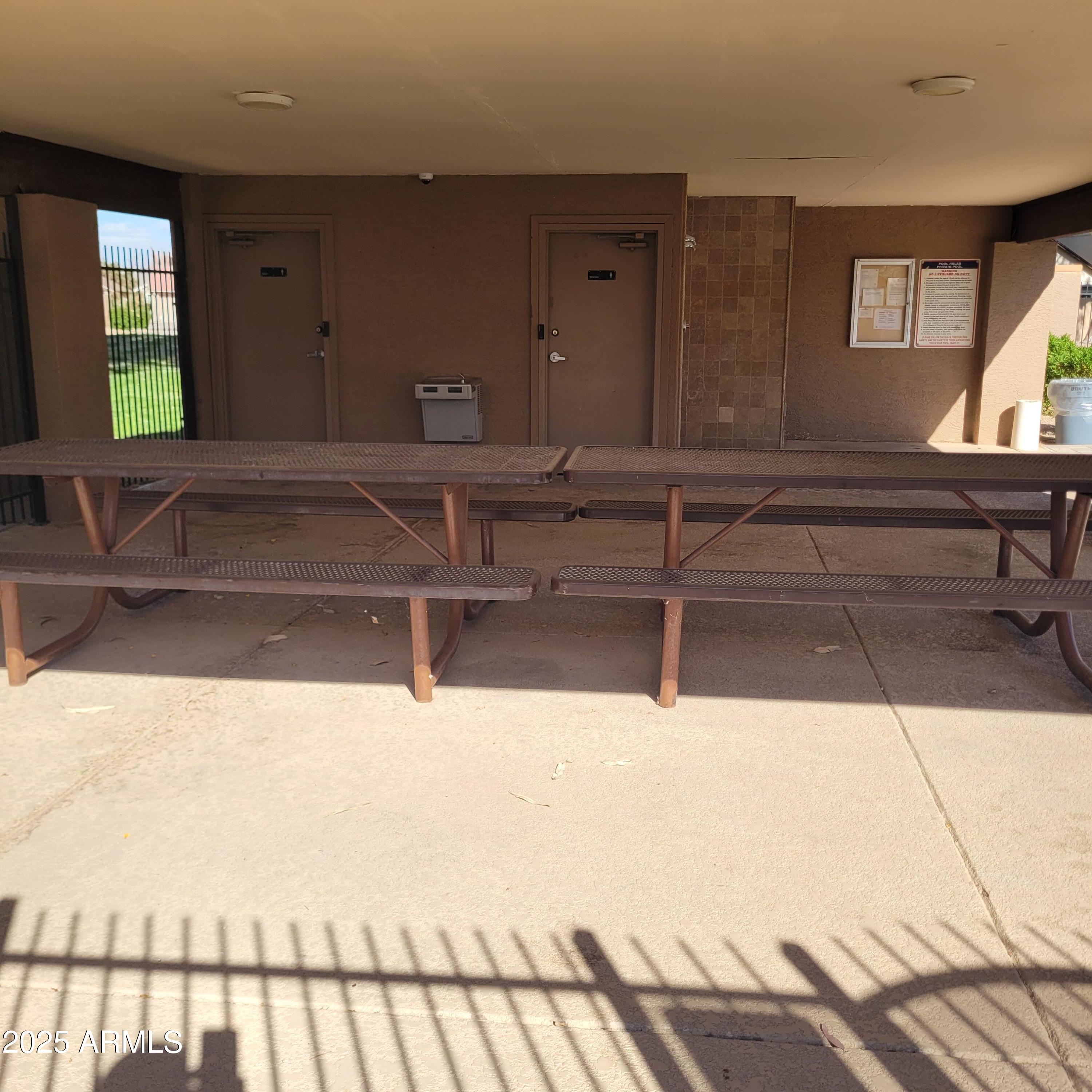 1622 N COMANCHE Drive