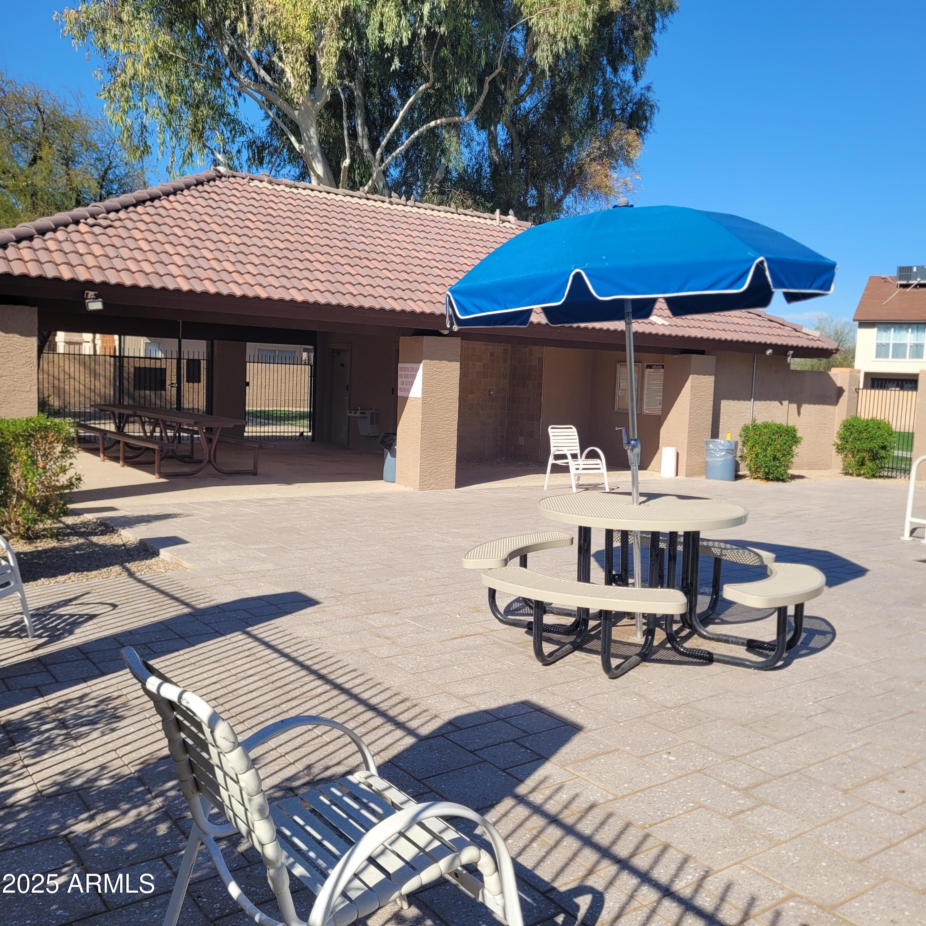 1622 N COMANCHE Drive