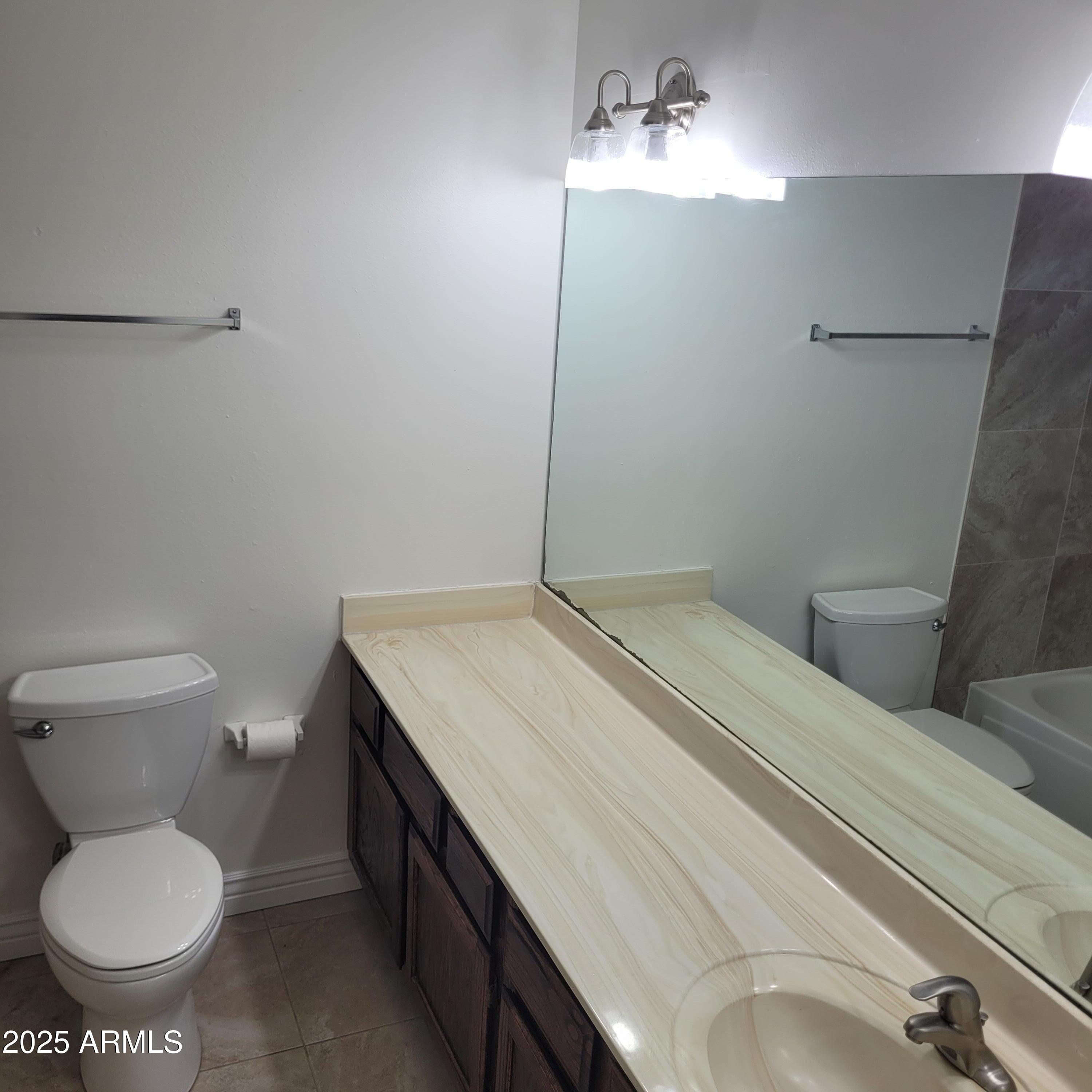 1622 N COMANCHE Drive