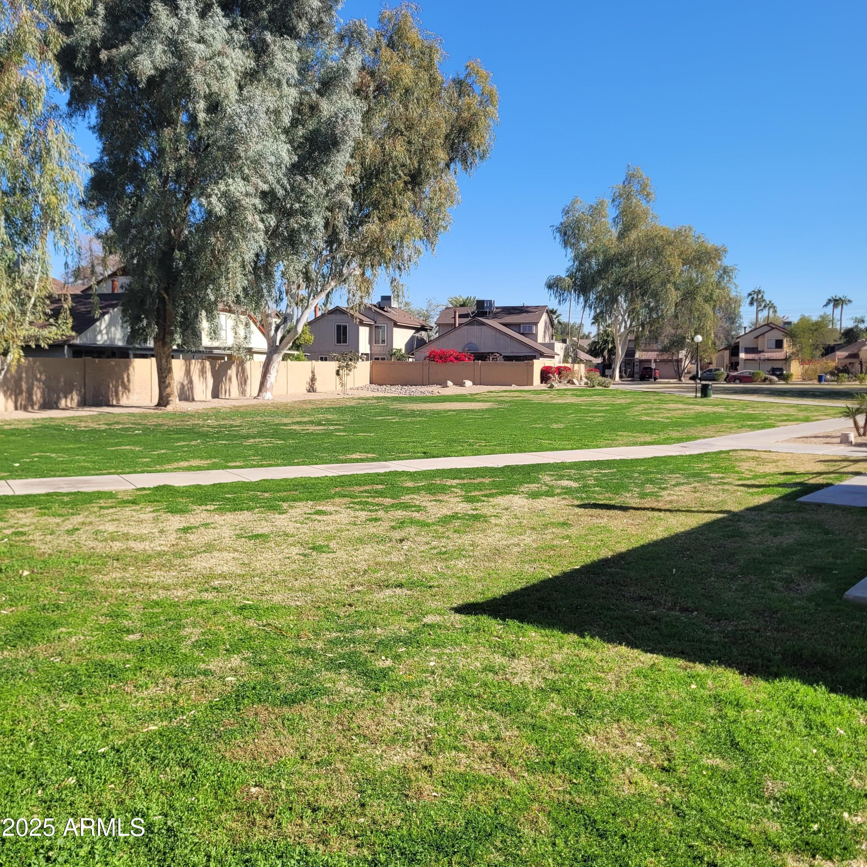 1622 N COMANCHE Drive