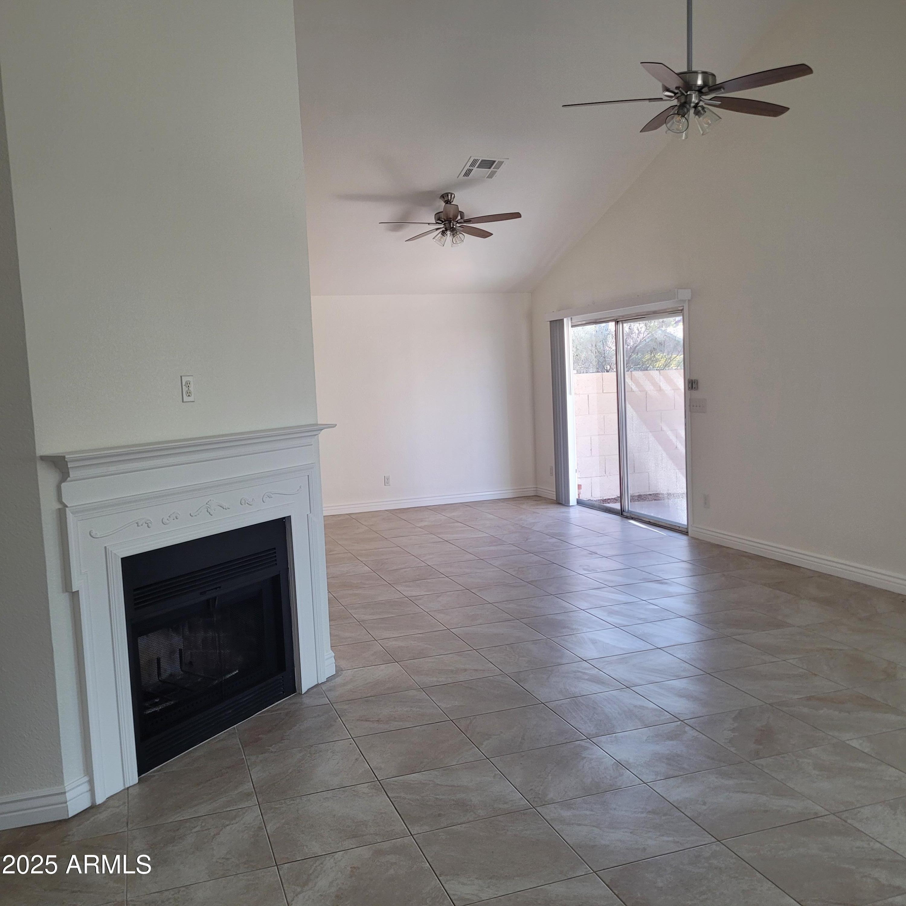 1622 N COMANCHE Drive