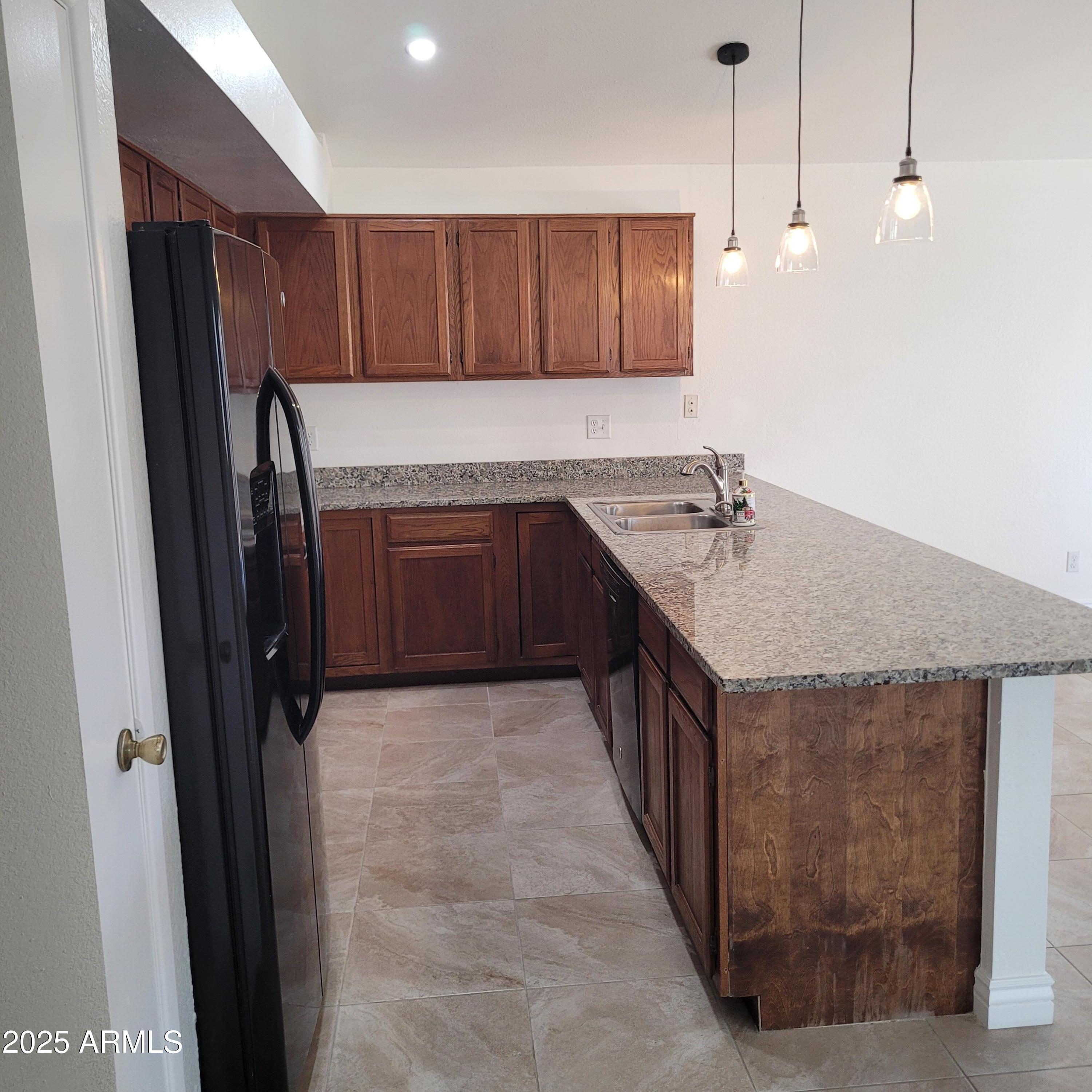 1622 N COMANCHE Drive