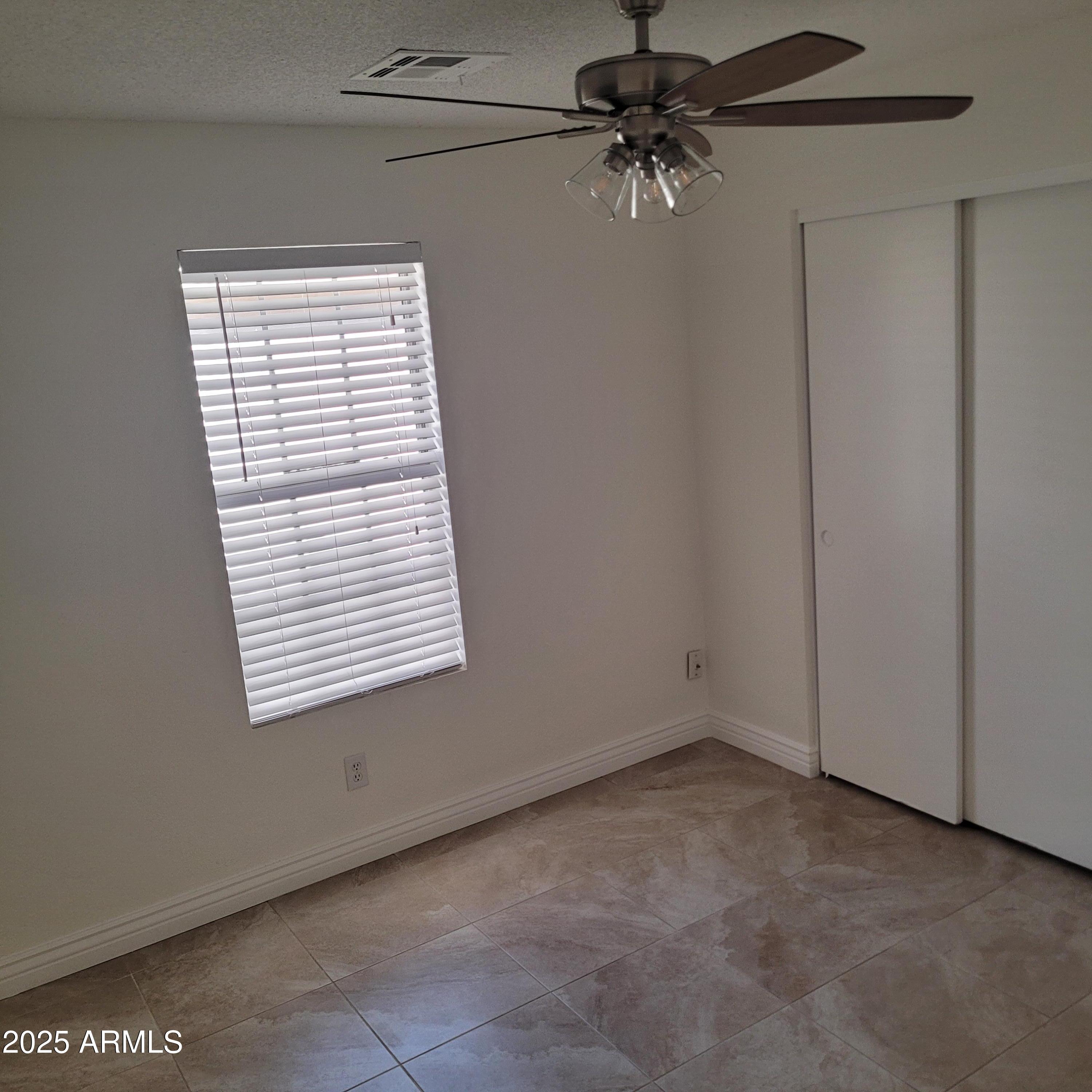 1622 N COMANCHE Drive