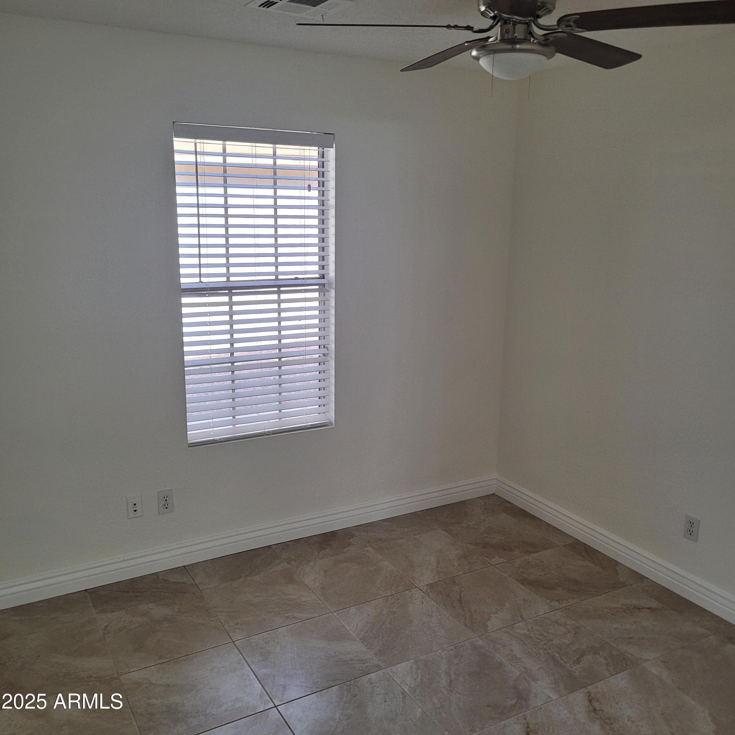 1622 N COMANCHE Drive