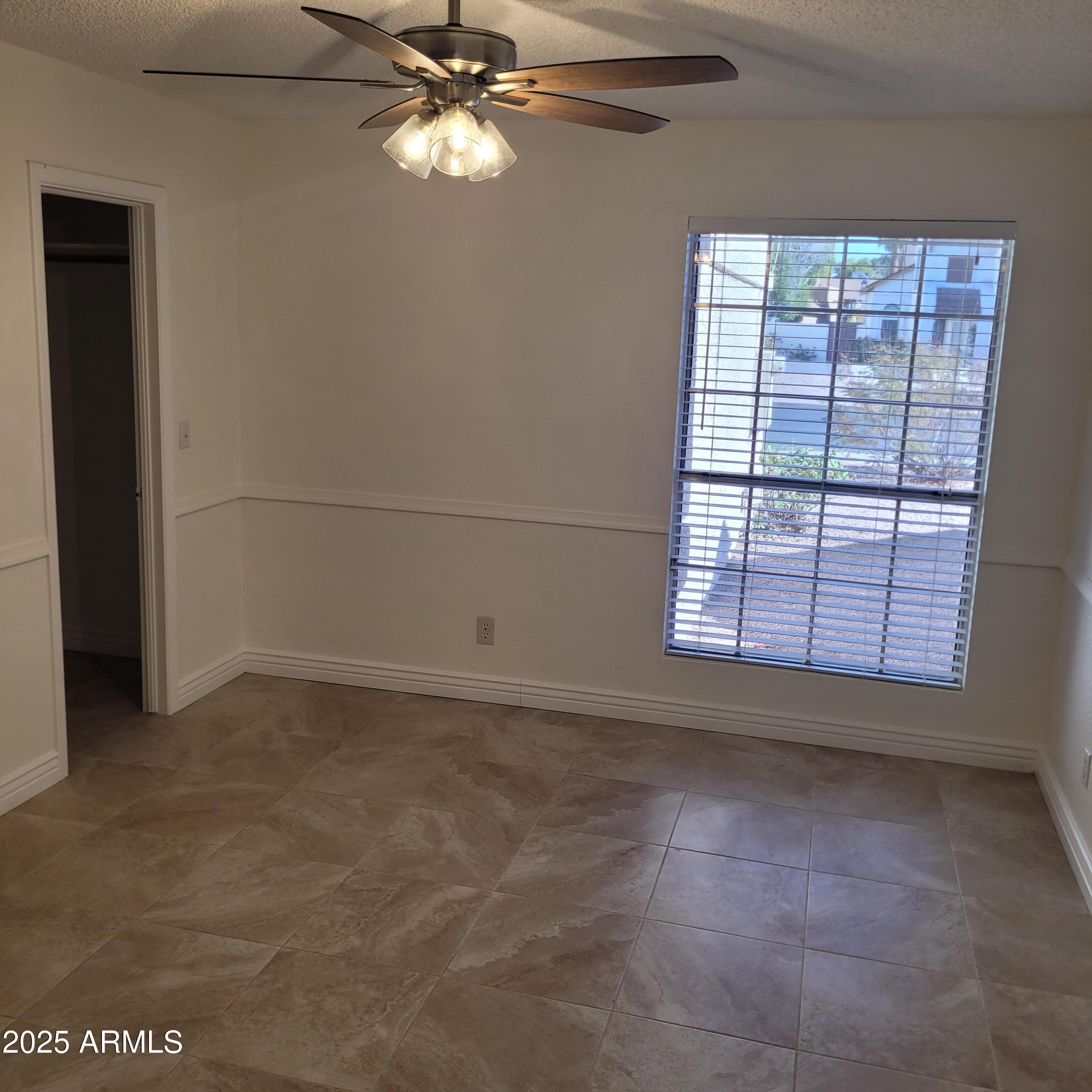 1622 N COMANCHE Drive