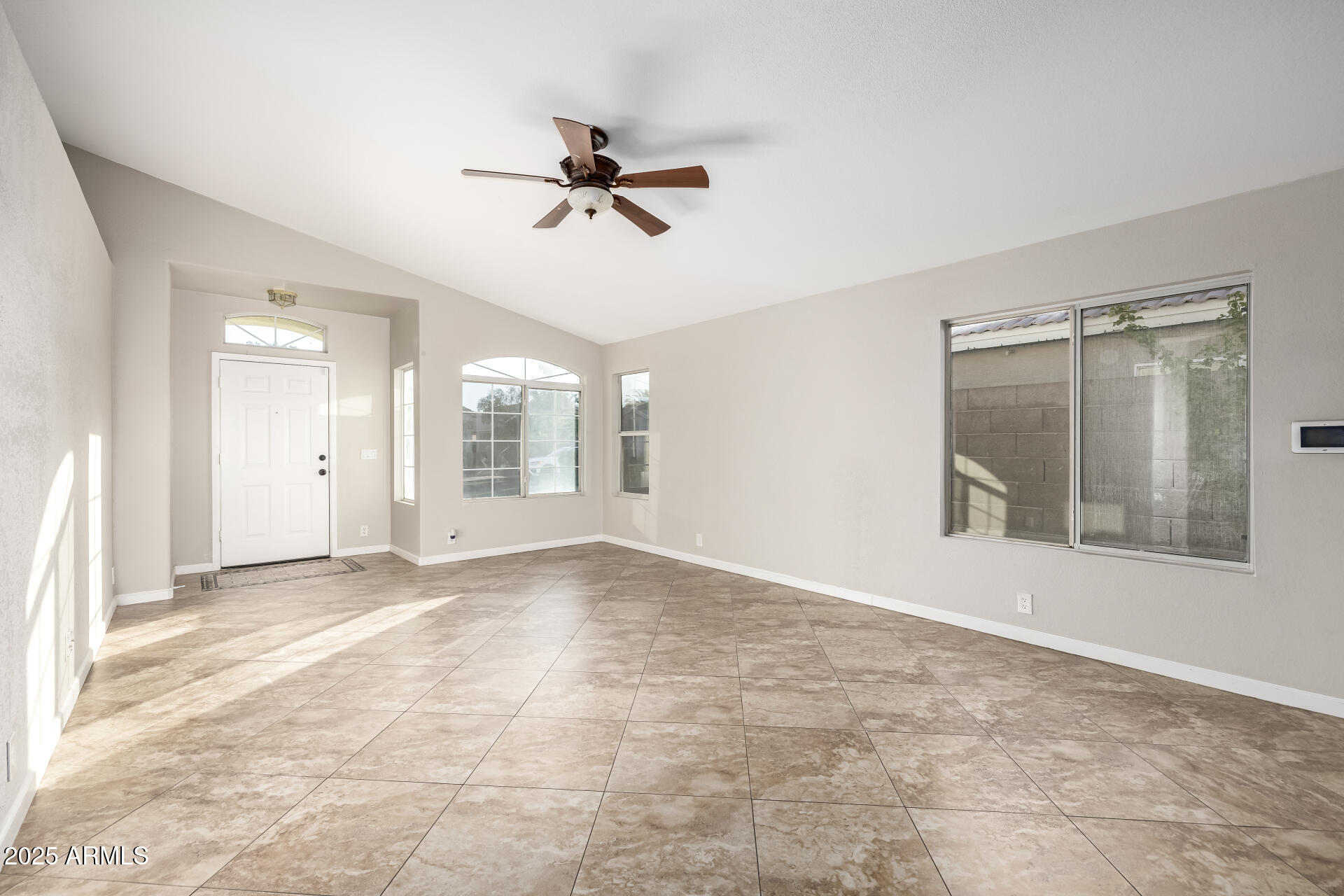 1434 E DETROIT Street