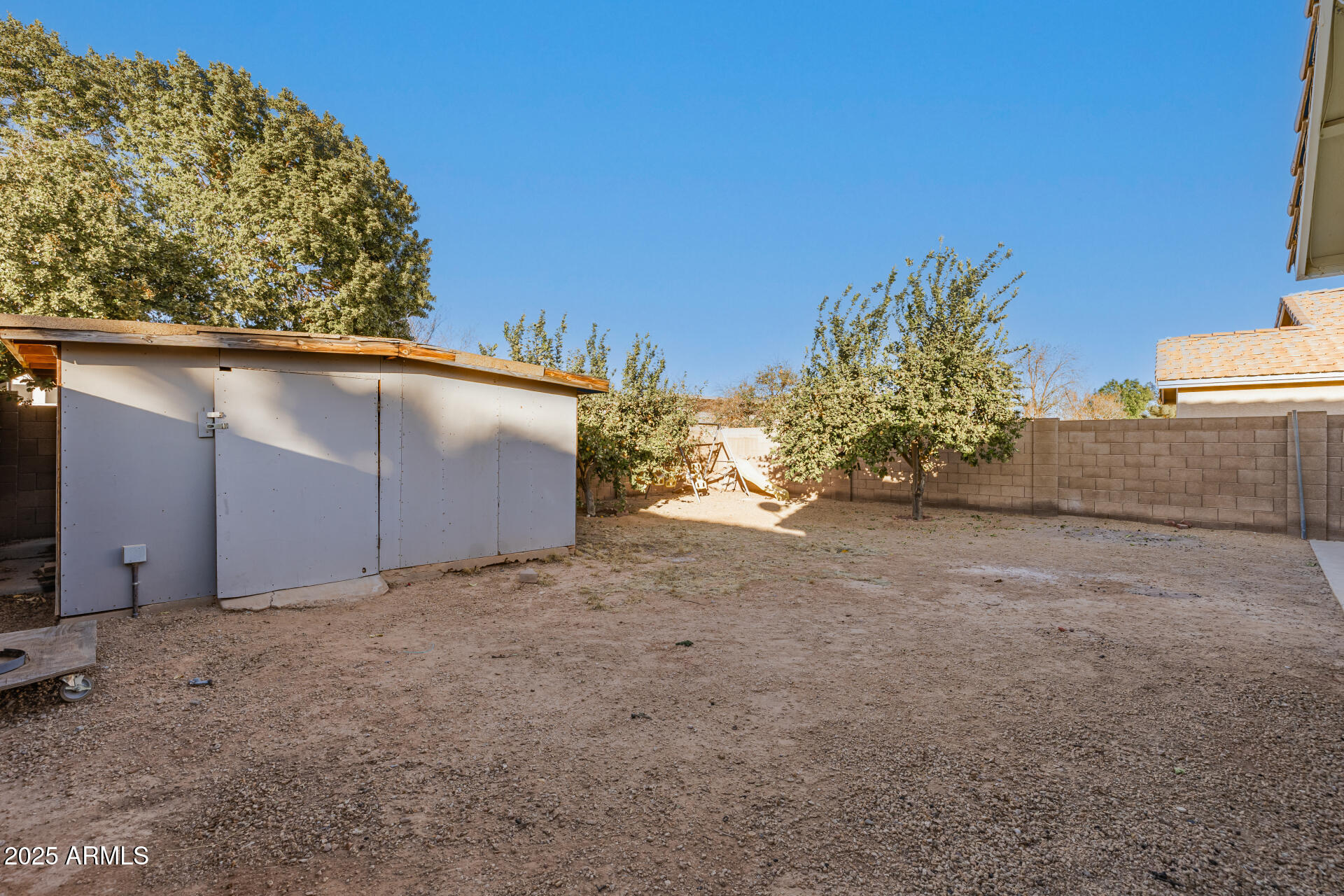 1434 E DETROIT Street