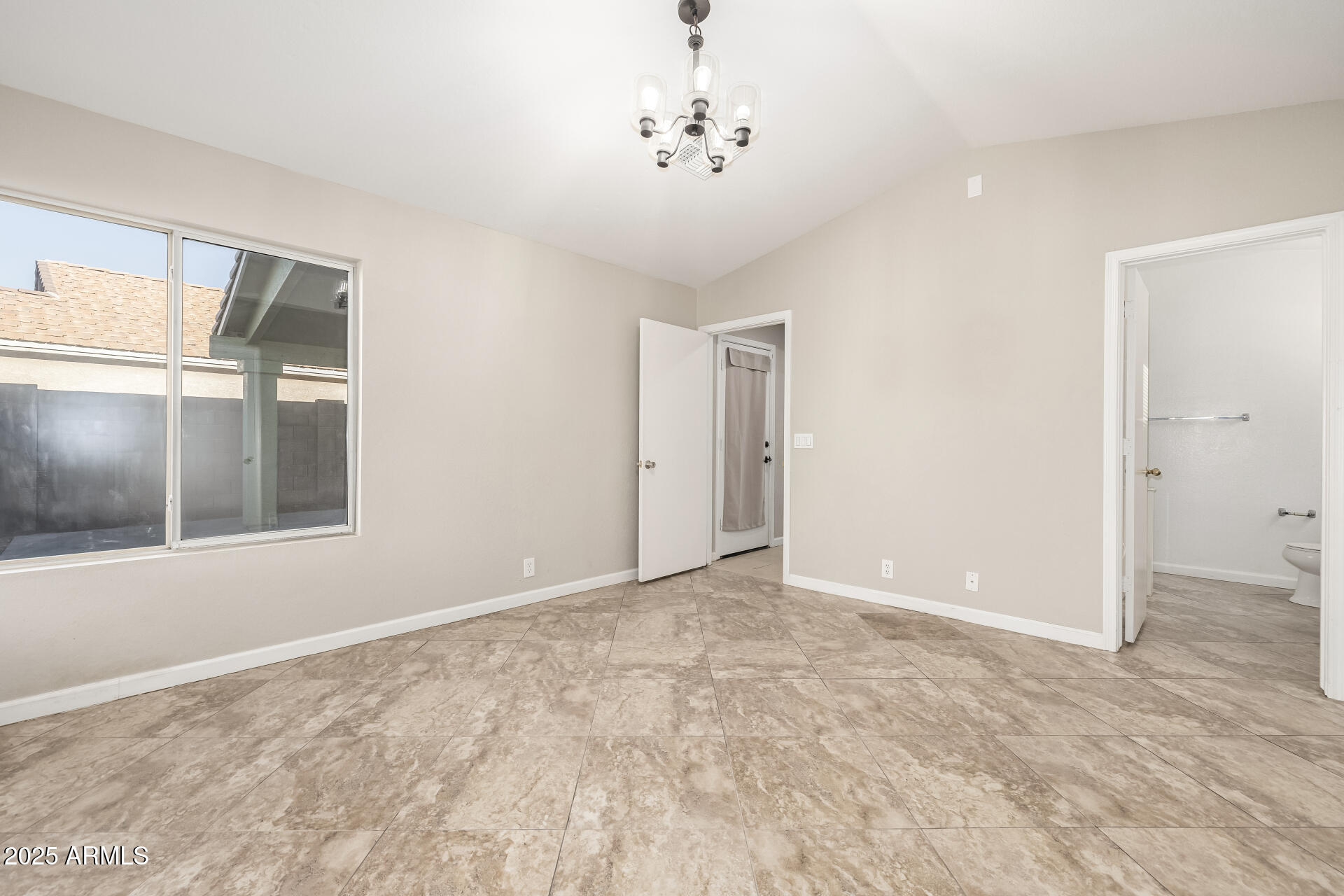 1434 E DETROIT Street