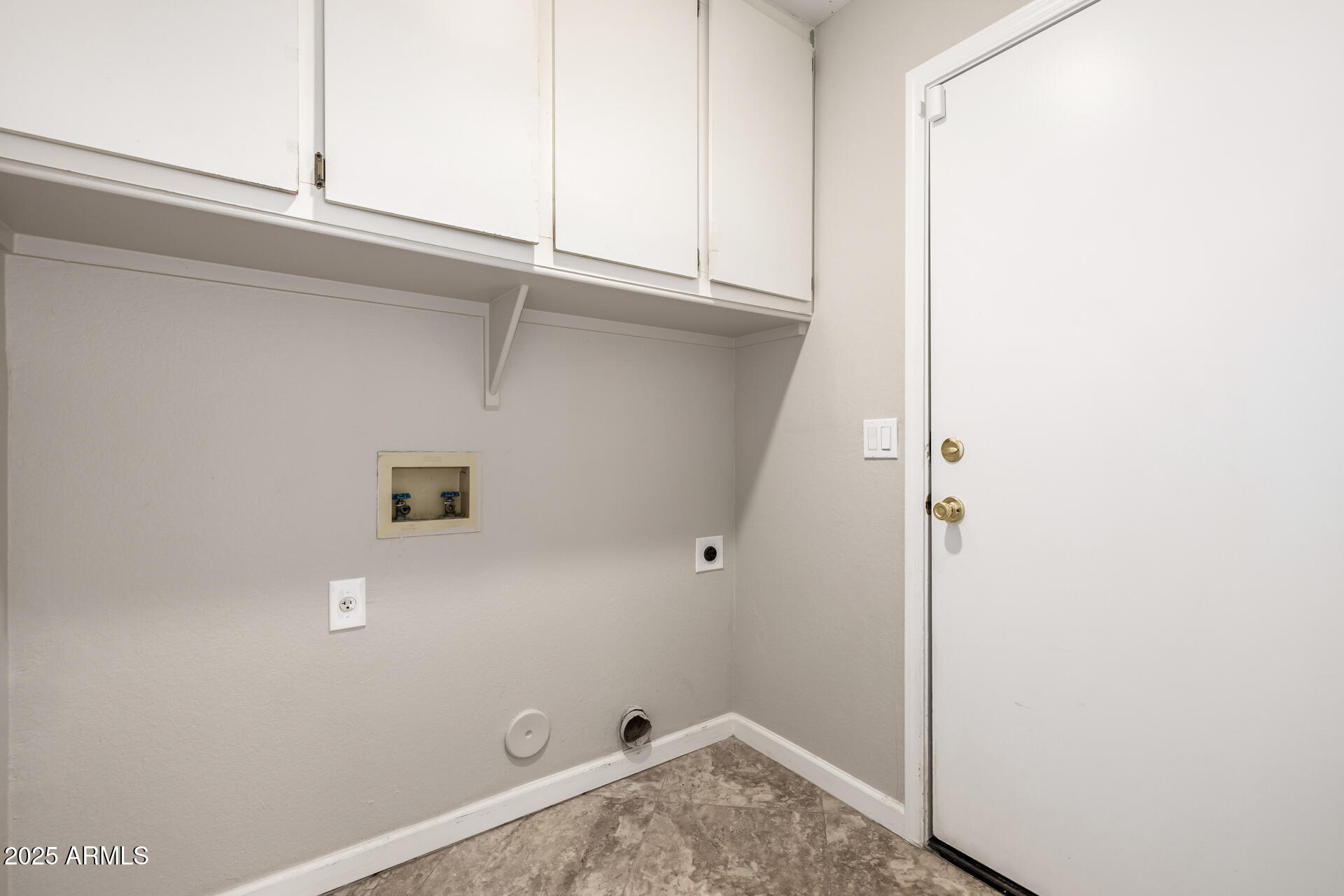 1434 E DETROIT Street