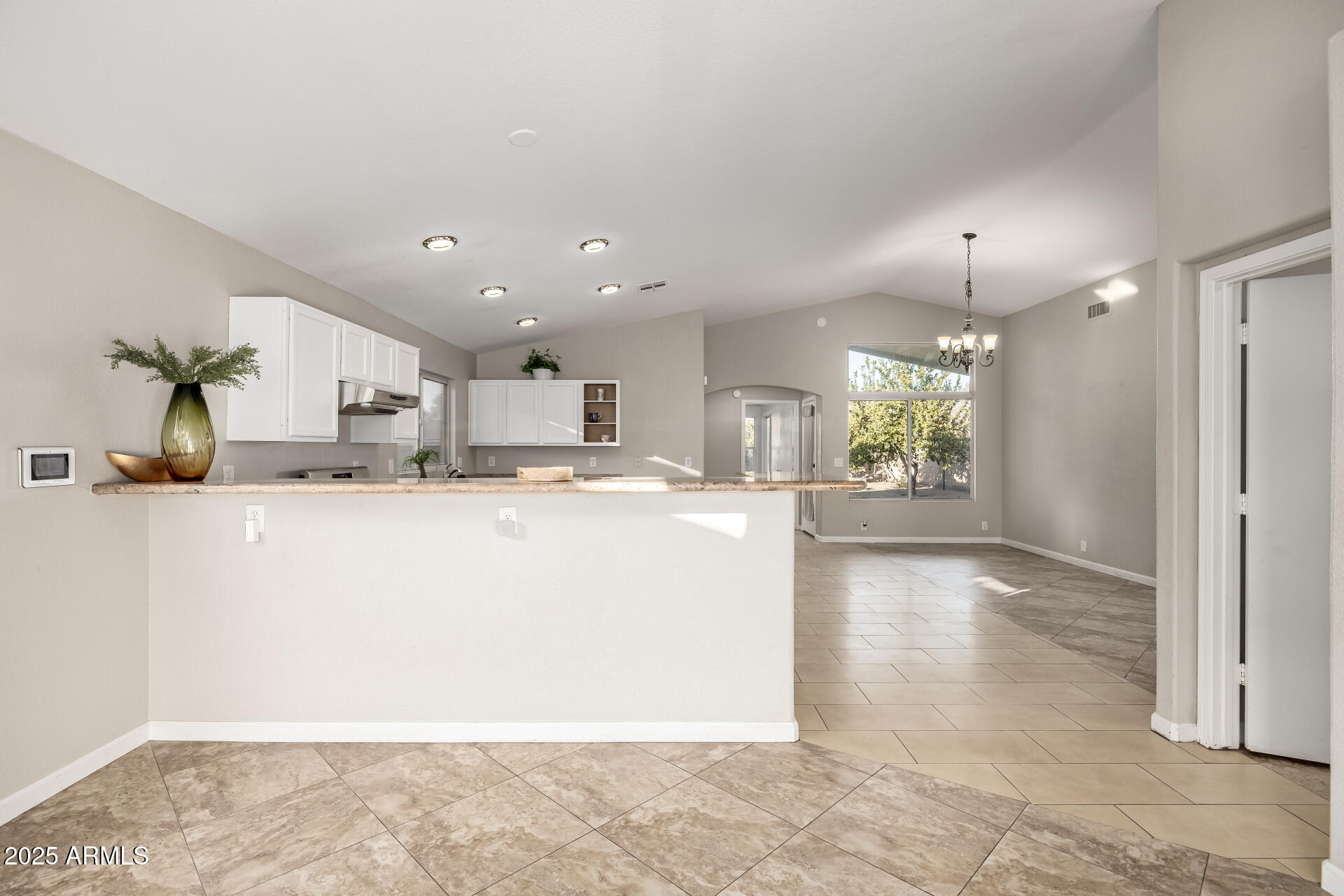 1434 E DETROIT Street