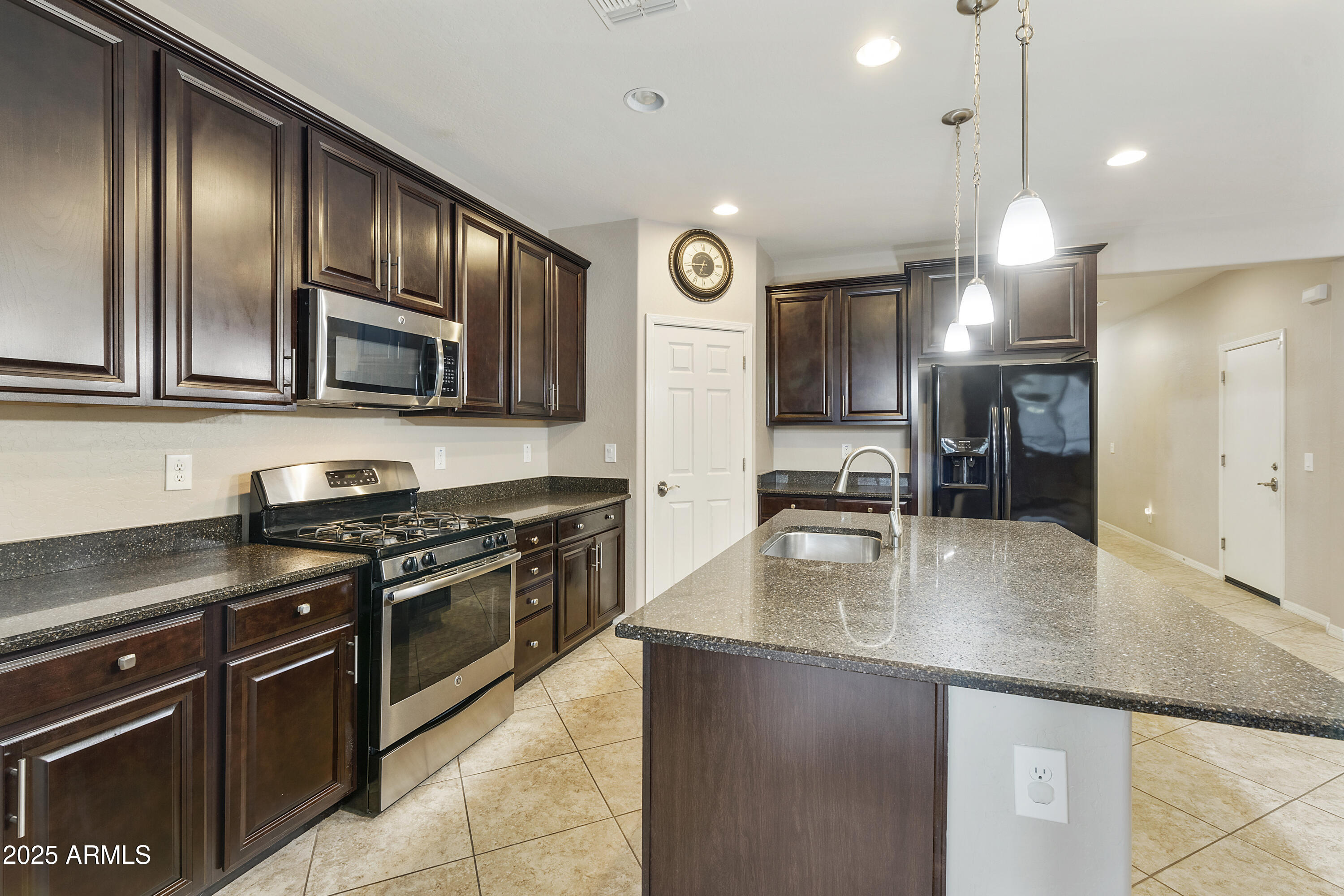 333 N CALLE LARGO --