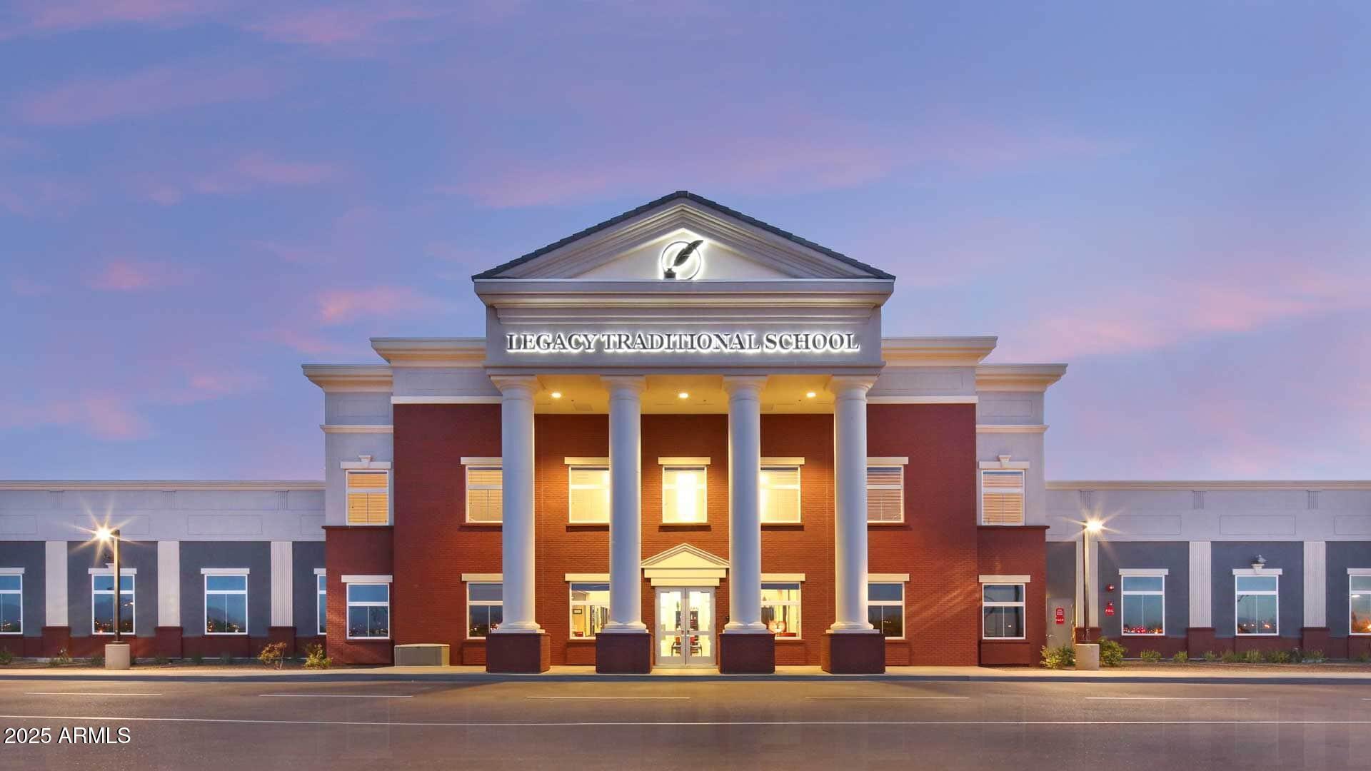 4356 E EVELYN Street