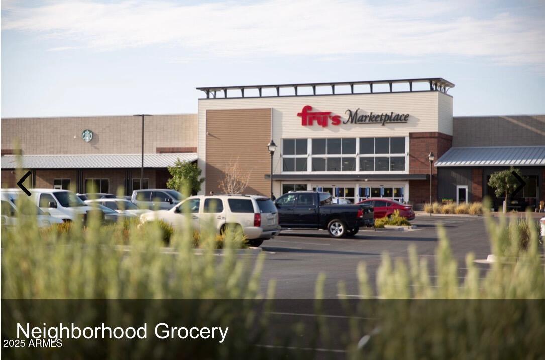 4356 E EVELYN Street