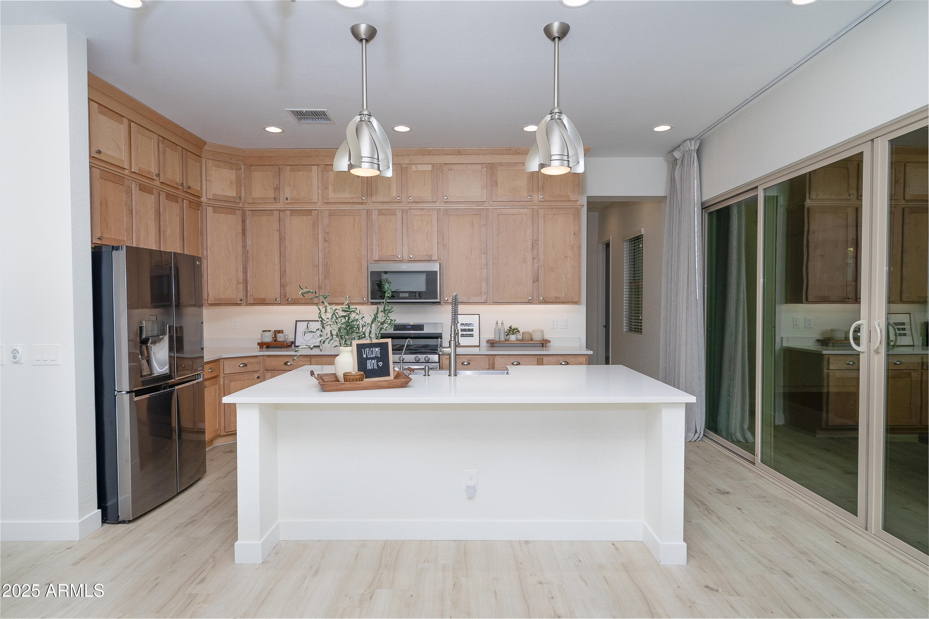 4356 E EVELYN Street