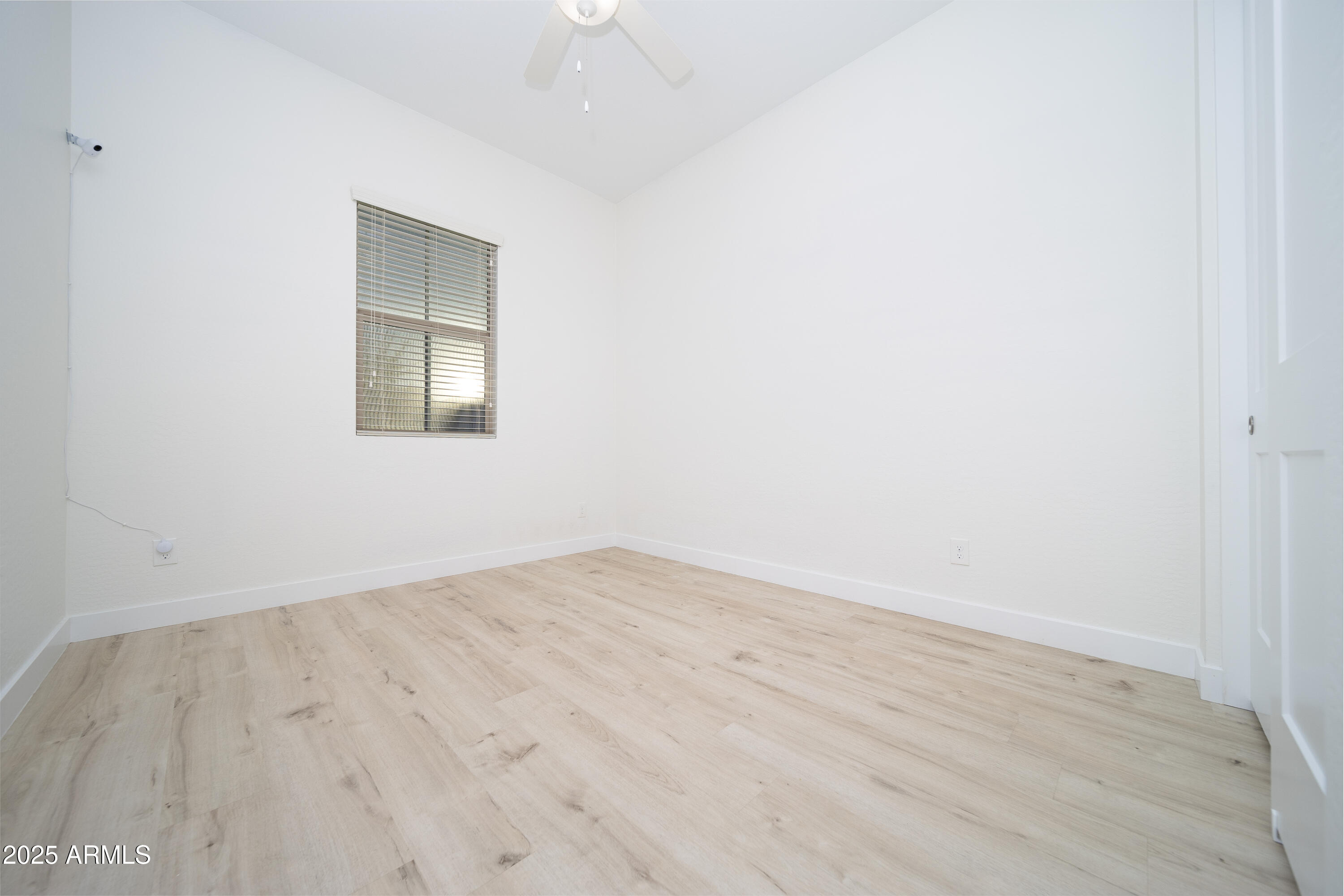 4356 E EVELYN Street