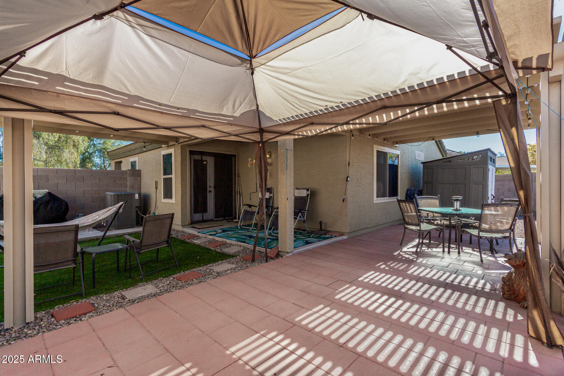 2135 N ST PEDRO Avenue